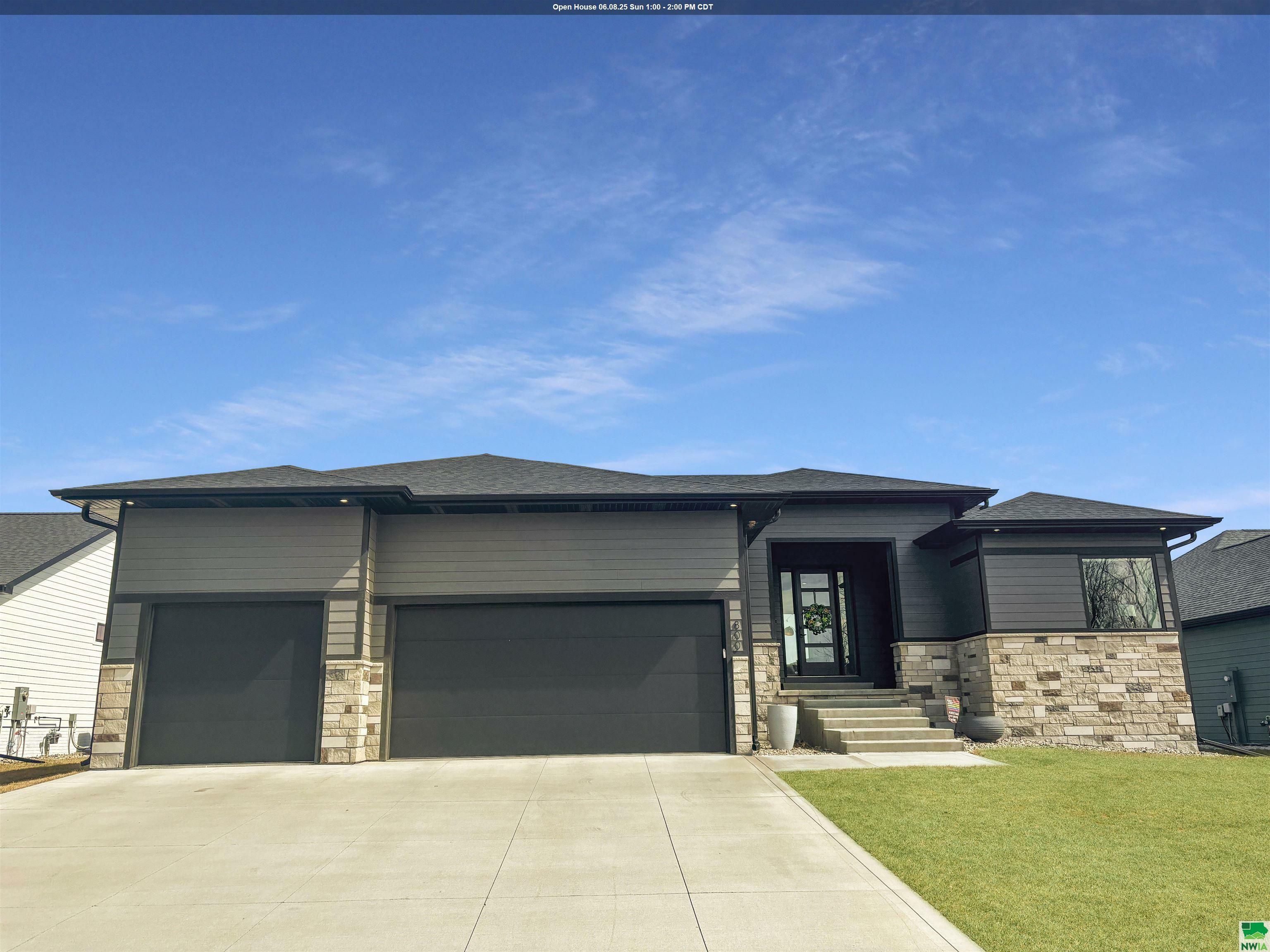 800 Lakeshore Dr  No. Sioux City SD 57049 photo