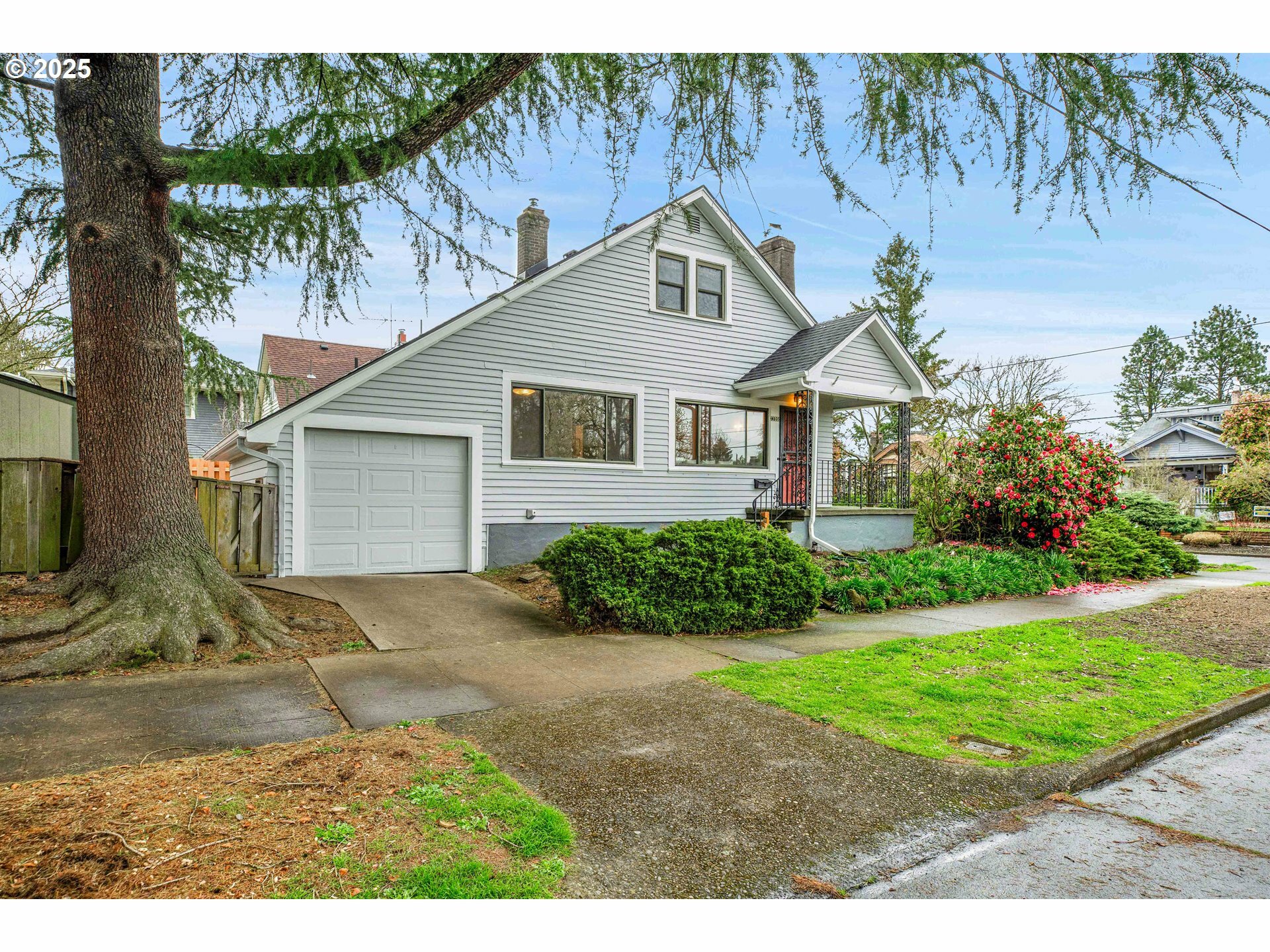 4935 NE Siskiyou St  Portland OR 97213 photo