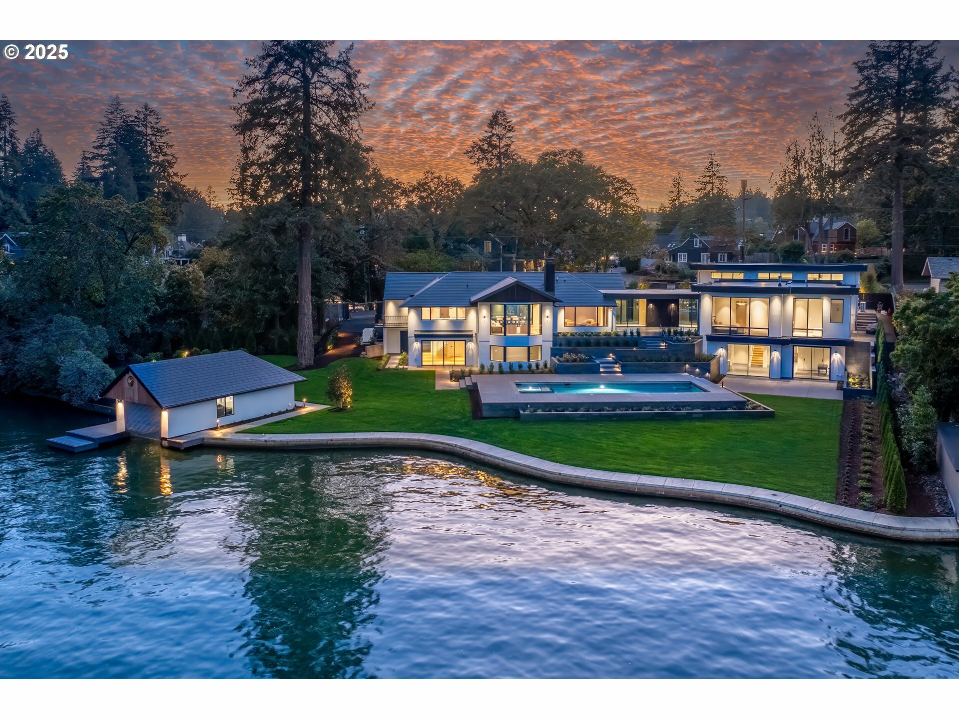 4101 Southshore Blvd  Lake Oswego OR 97035 photo