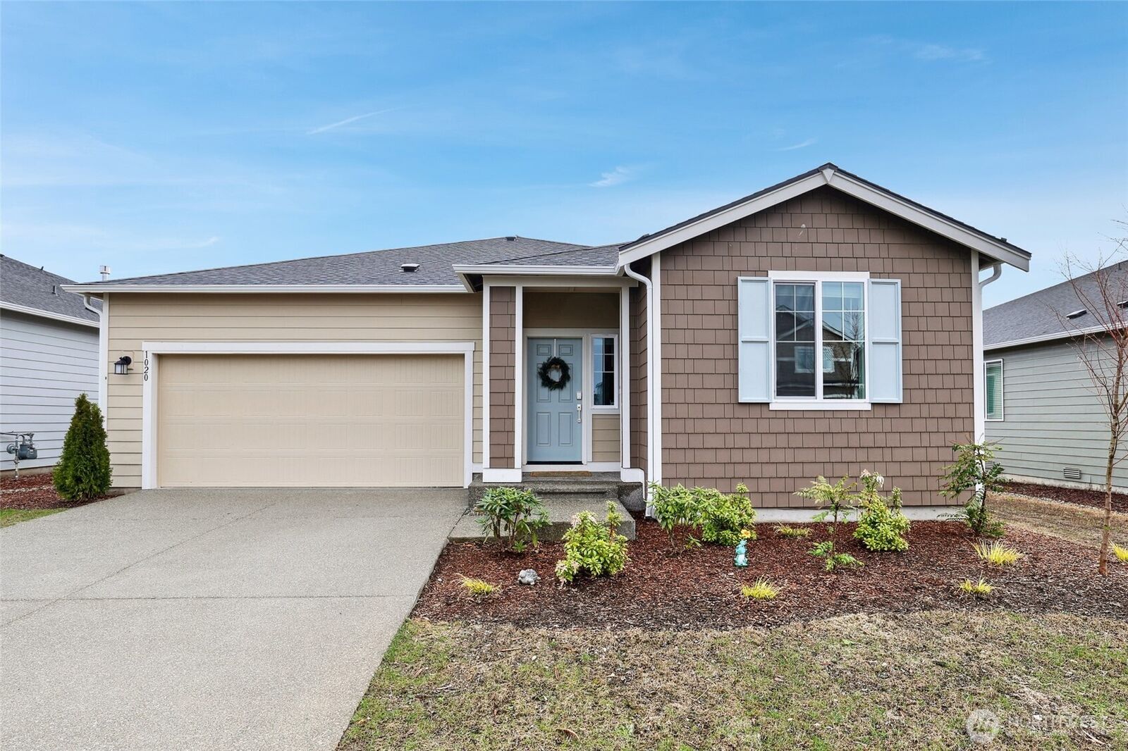 Property Photo: 1020 Panoramic Loop WA 98312