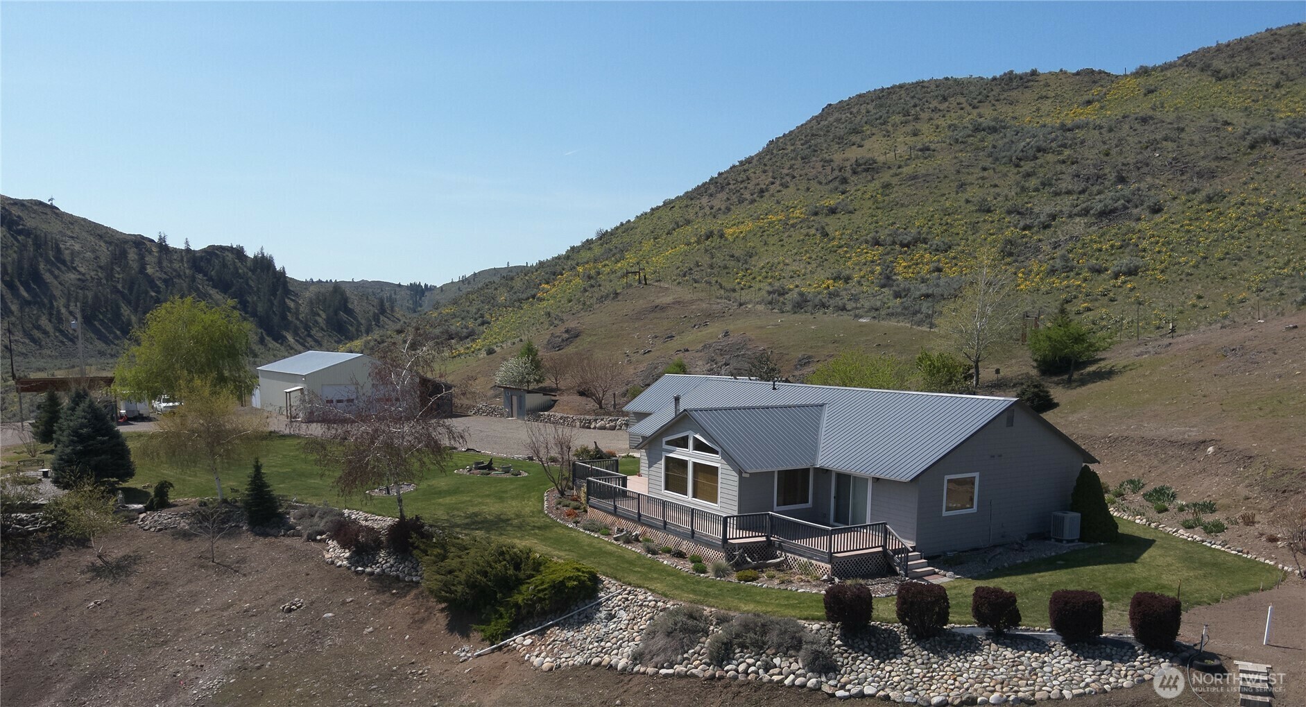1811  Pine Creek Road  Tonasket WA 98855 photo