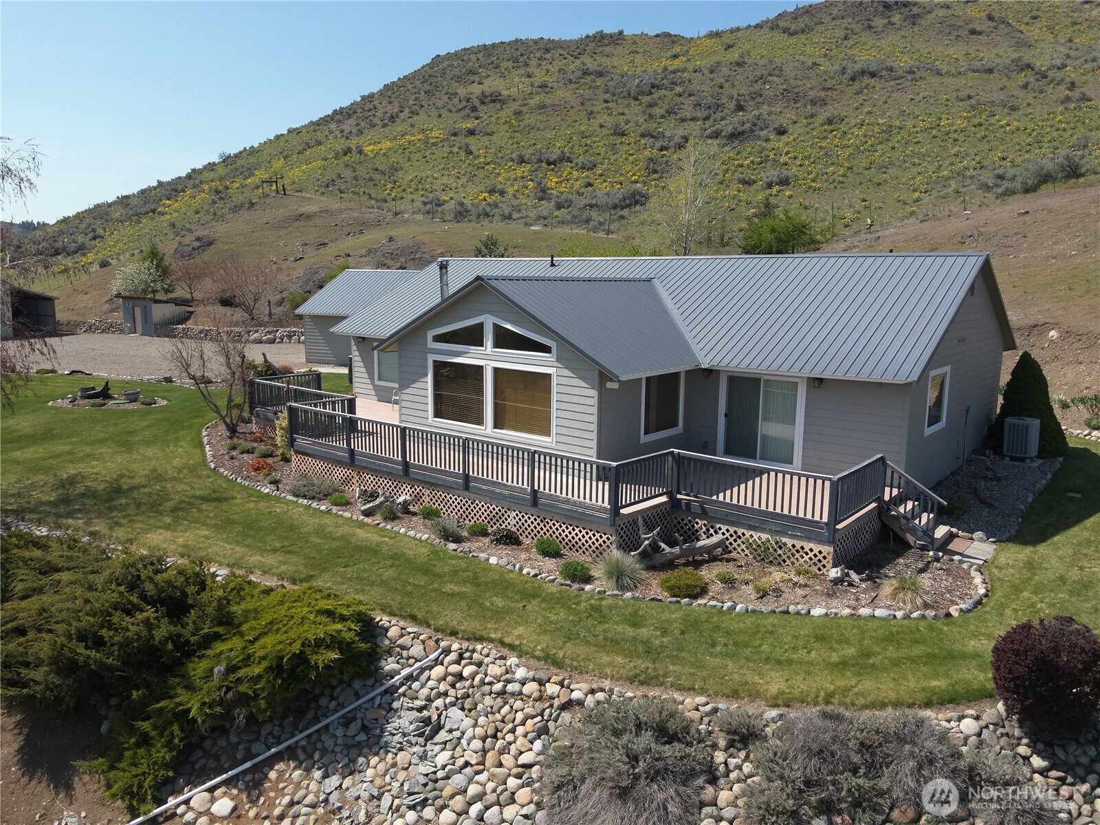 Property Photo: 1811 Pine Creek Road WA 98855