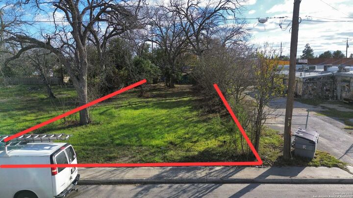 Property Photo:  1410 Montana  TX 78203 