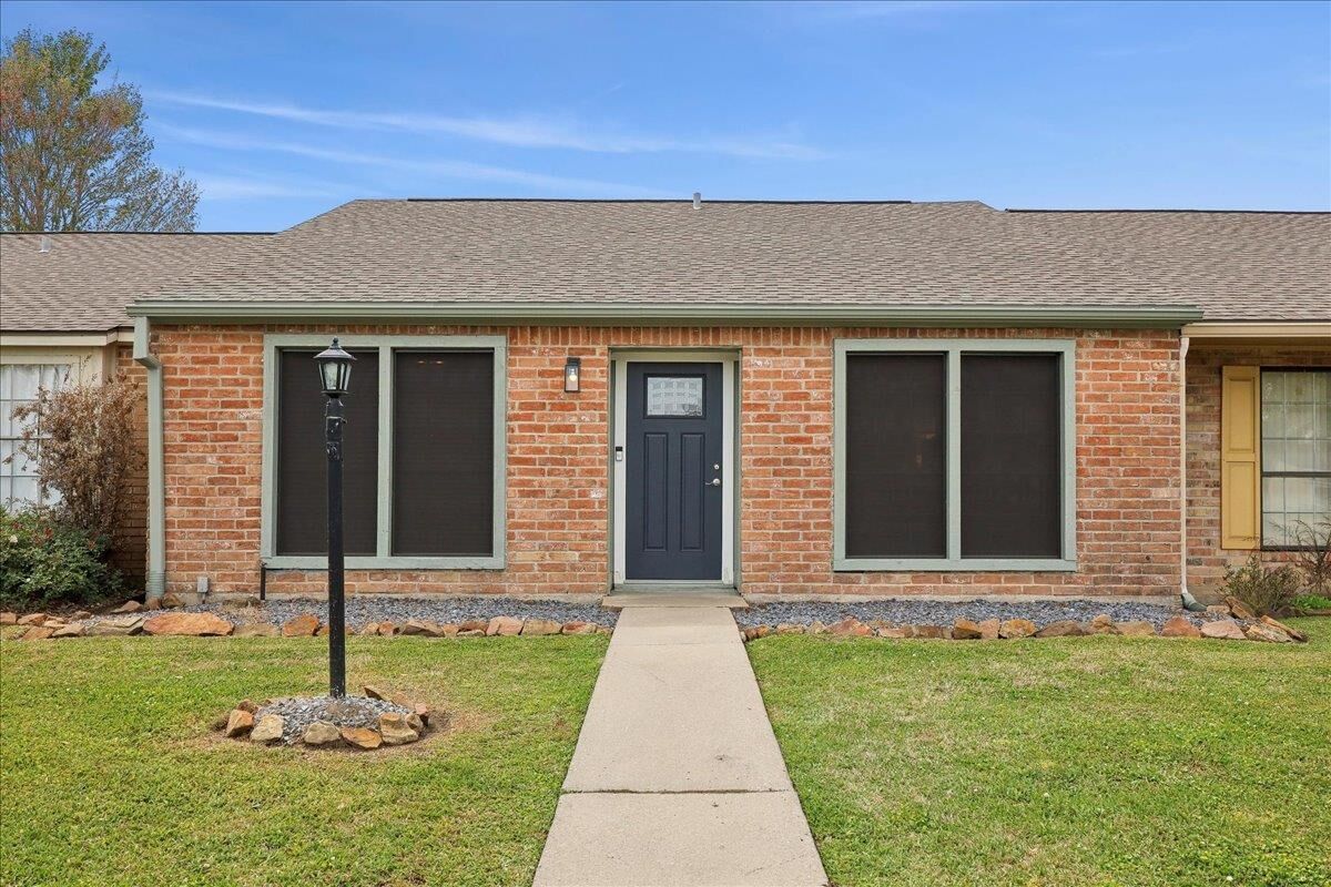 Property Photo: 520 Georgetown TX 77707