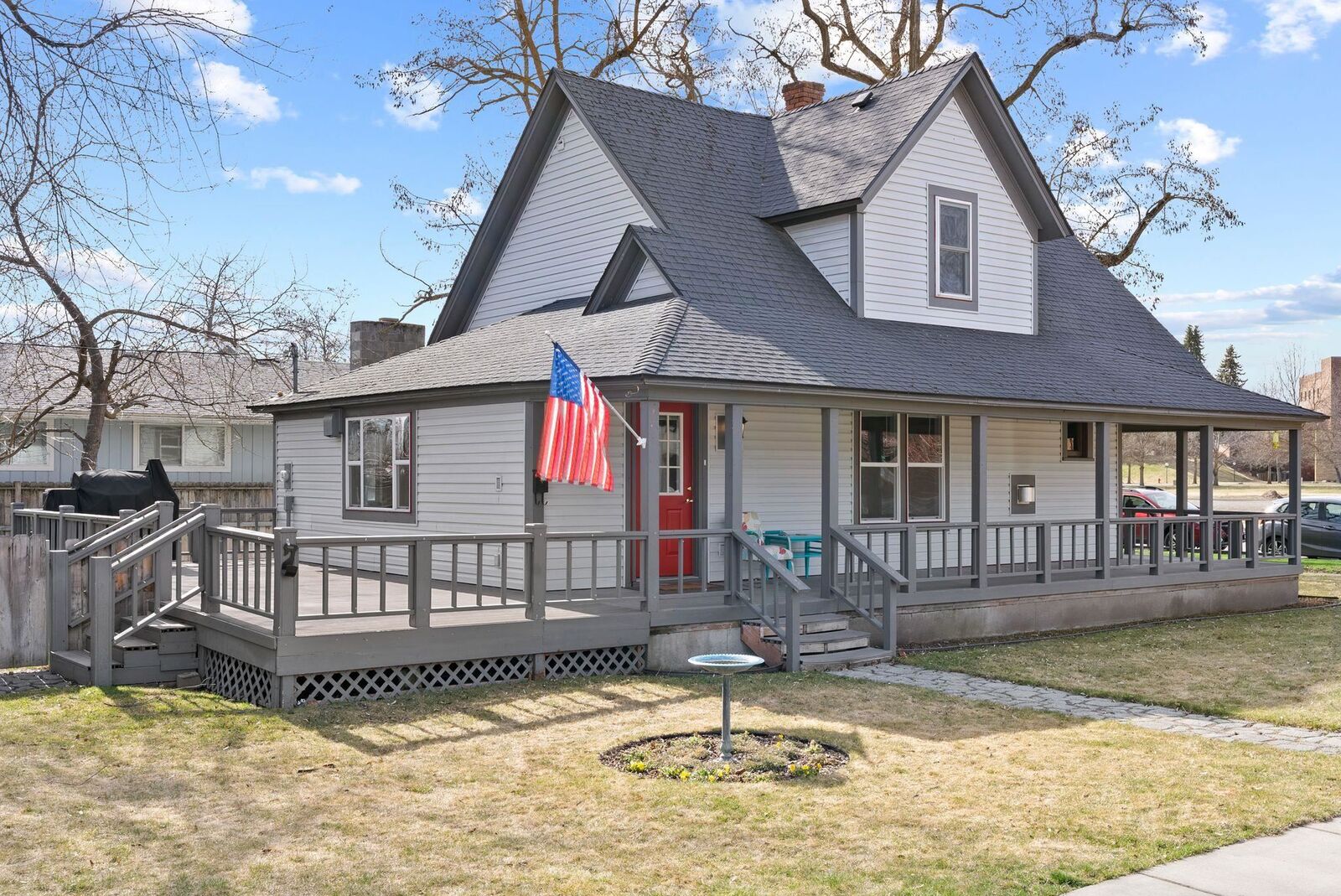 Property Photo:  223 7th St  WA 99004 