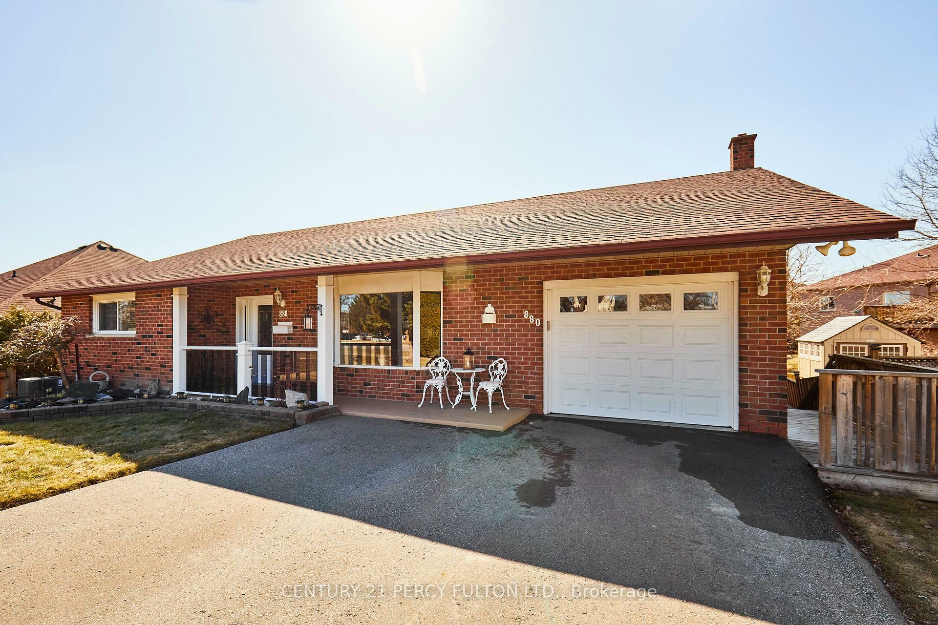Photo de la propriété: 880 Ritson Road N ON L1G 6Z4