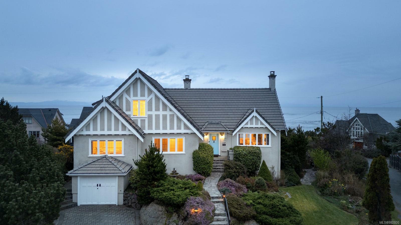 Property Photo: 637 Beach Dr BC V8S 2M8