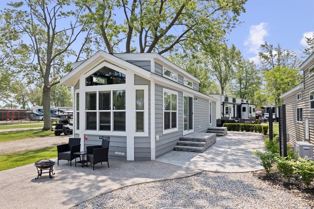 Property Photo:  981 County Rd 2 187  ON N8L 1B4 