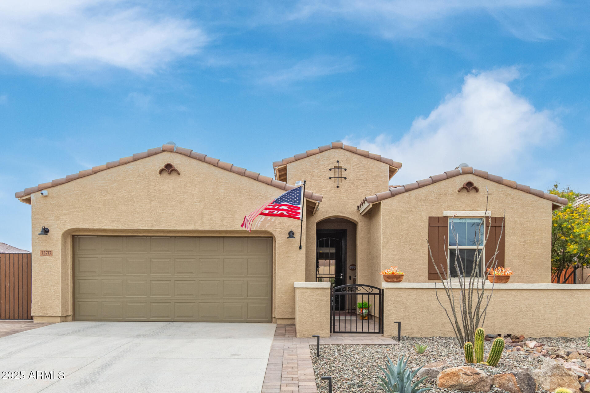 Property Photo: 12717 E Nandina Place AZ 85118