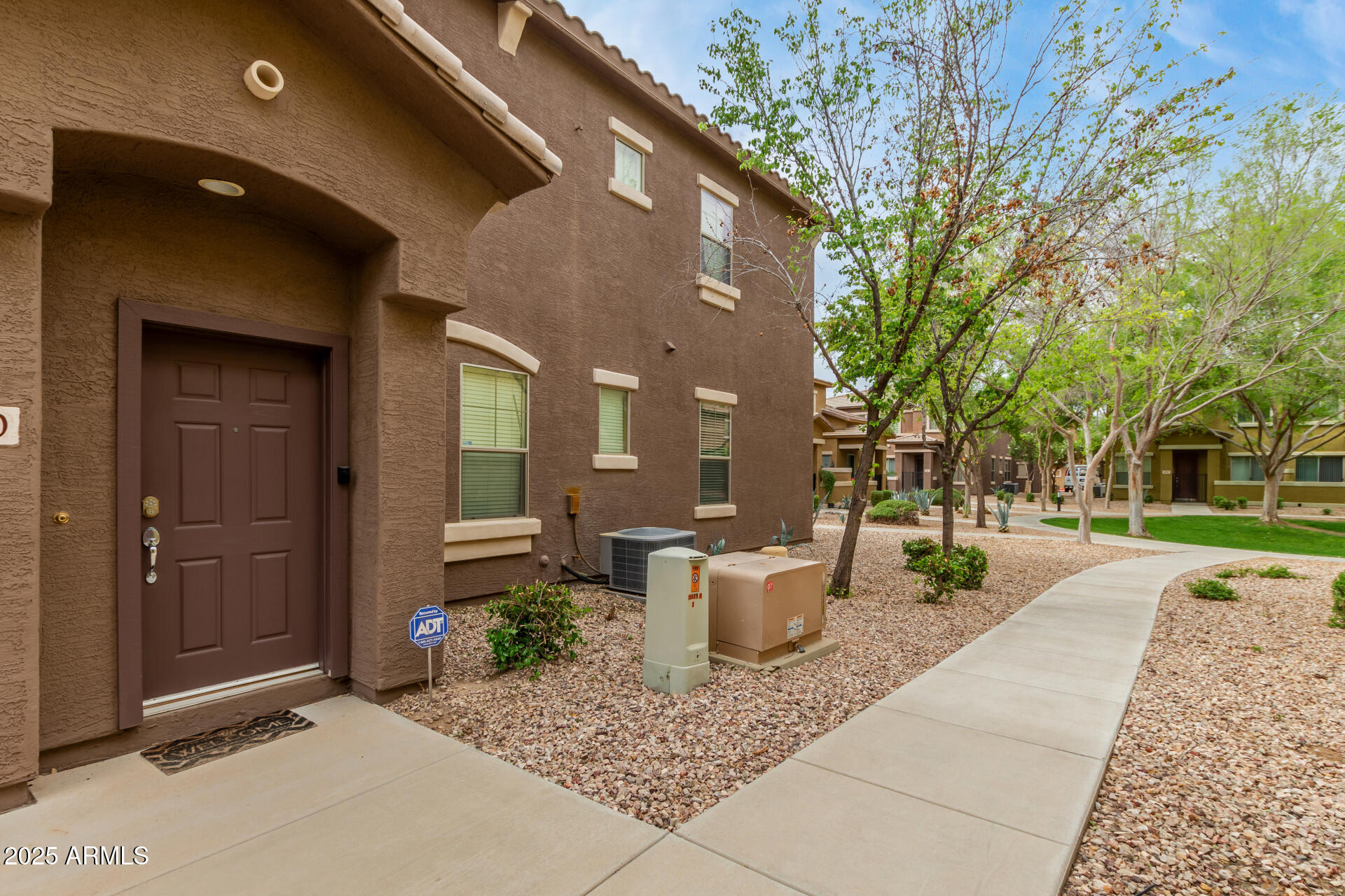 Property Photo: 15240 N 142nd Avenue 2060 AZ 85379