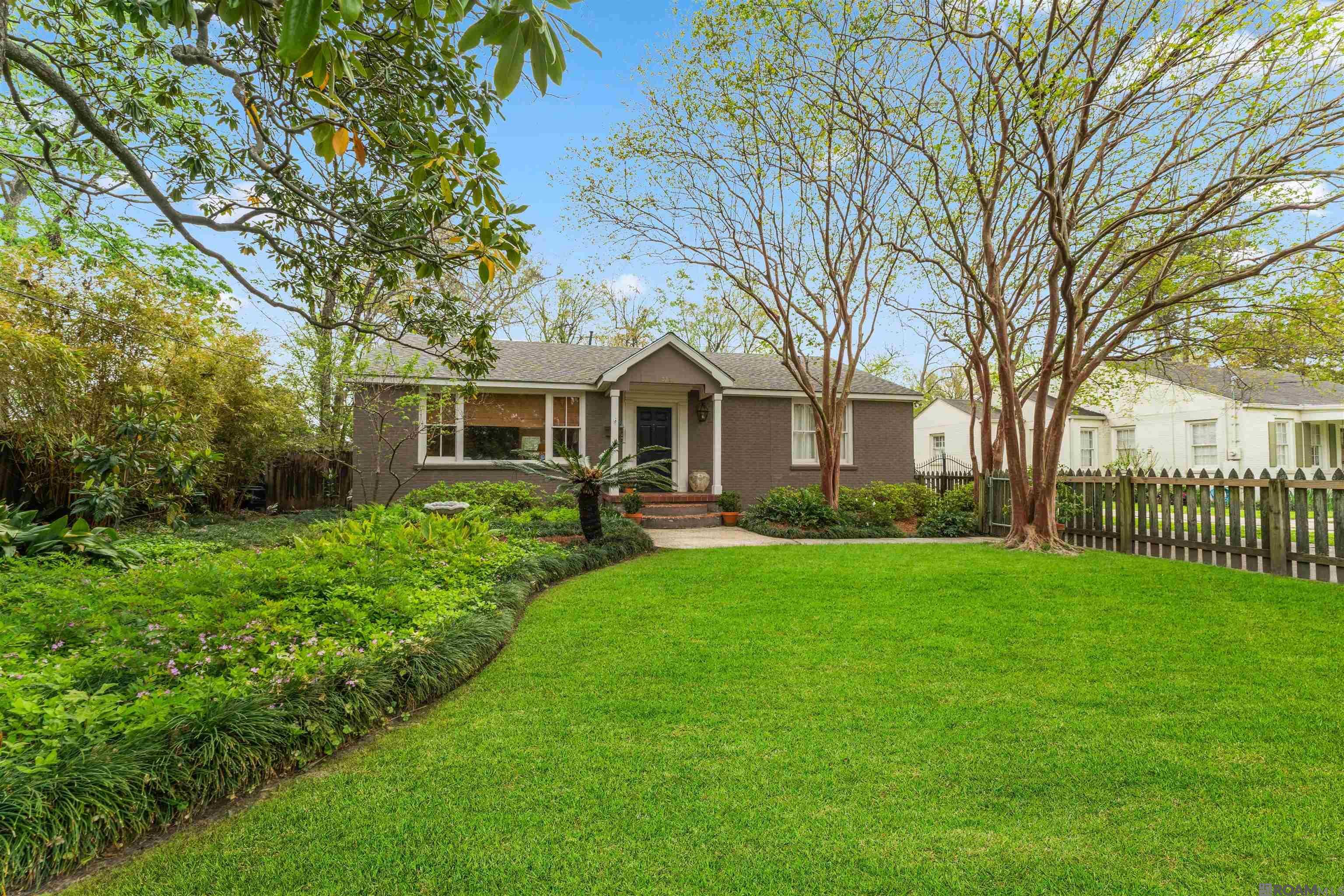 Property Photo: 2248 Cherrydale Ave LA 70808