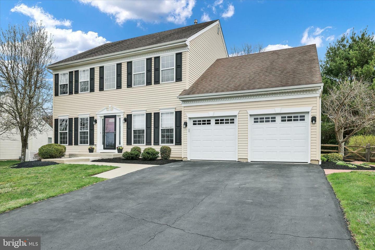 Property Photo: 3683 E Brandon Way PA 18902