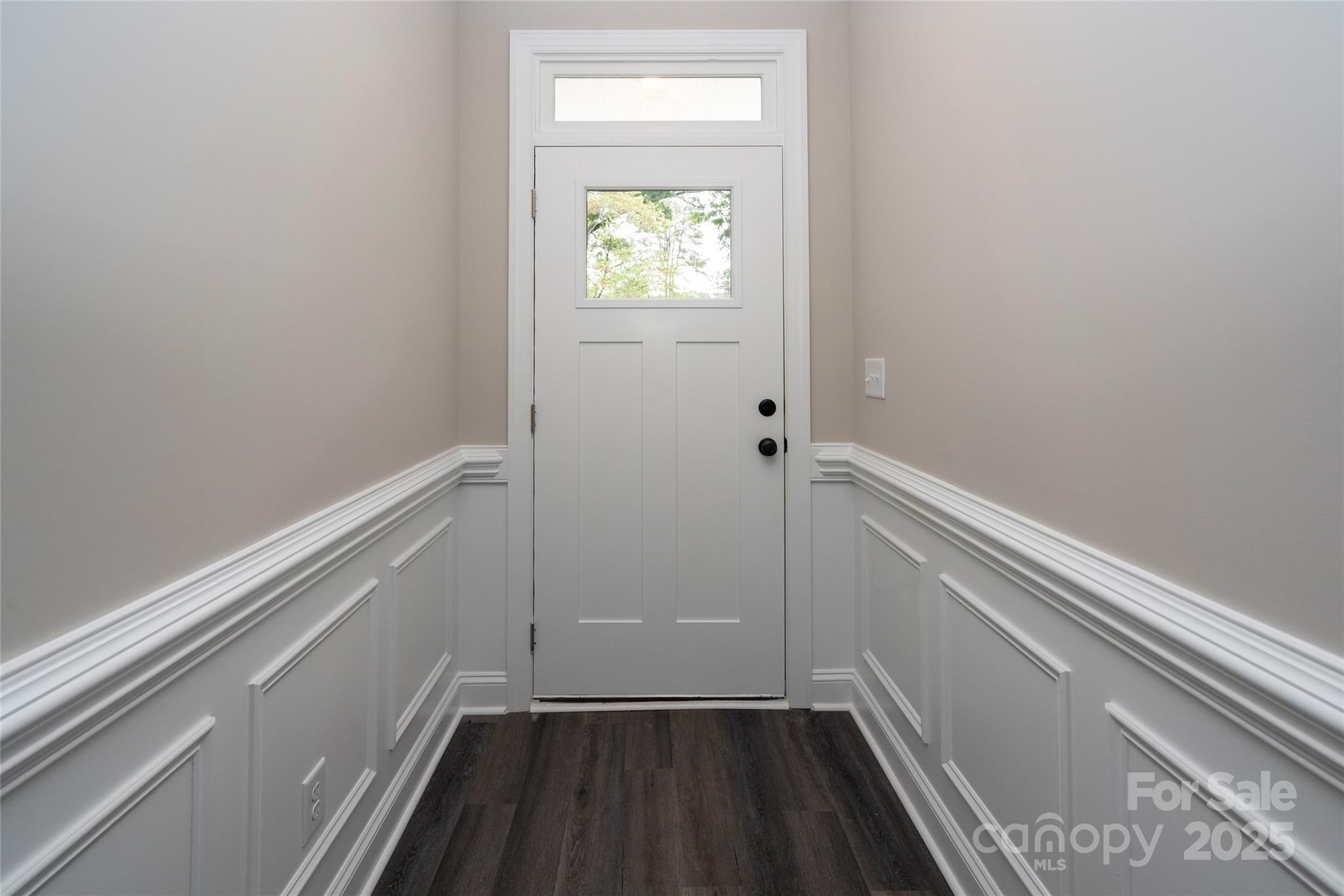 Property Photo: 1721 Balfour Lane NC 28216