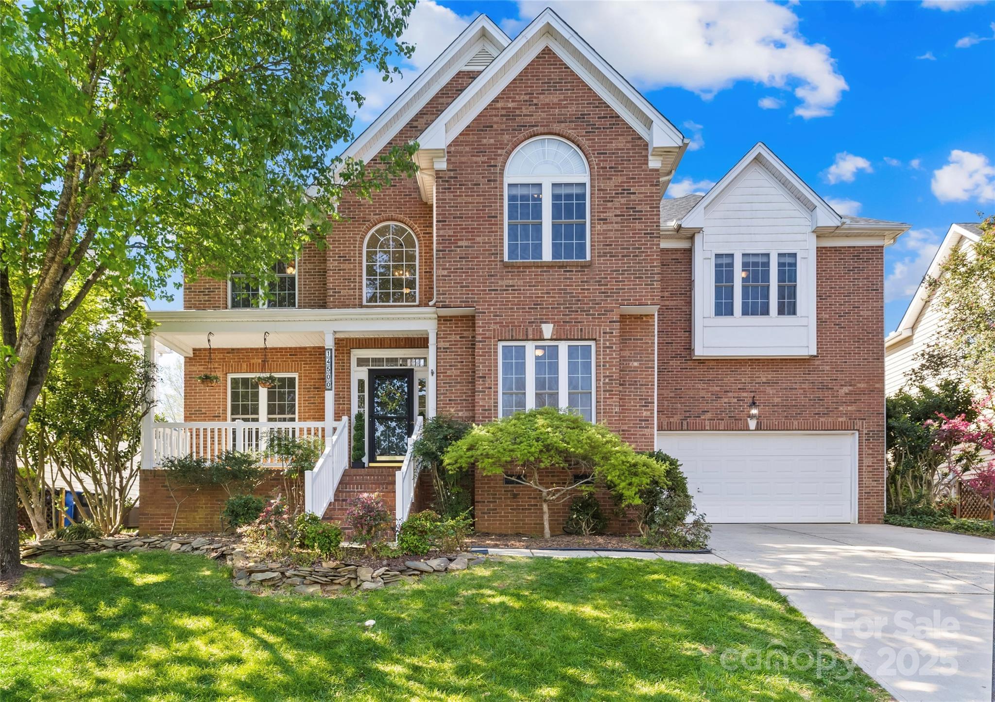 Property Photo: 14500 Harvington Drive NC 28078