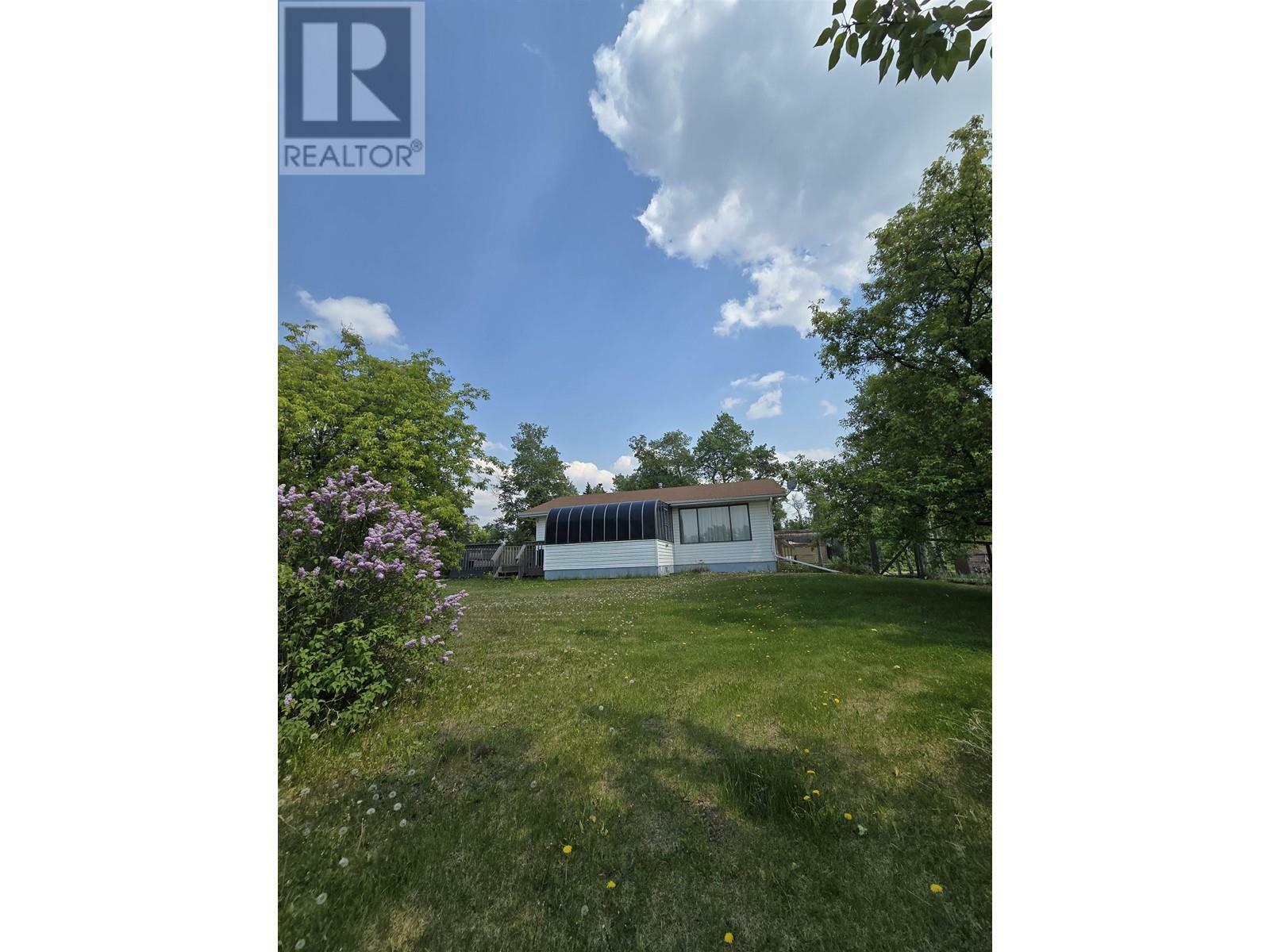 Photo de la propriété: 6365 Marigold Avenue BC V1J 8B6