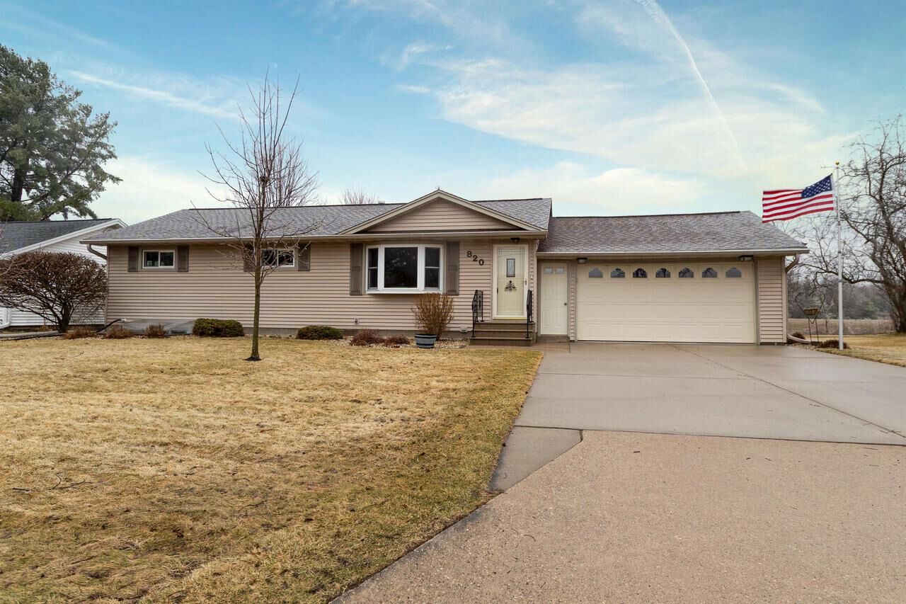 Property Photo: 820 Ver Bunker Avenue WI 54469