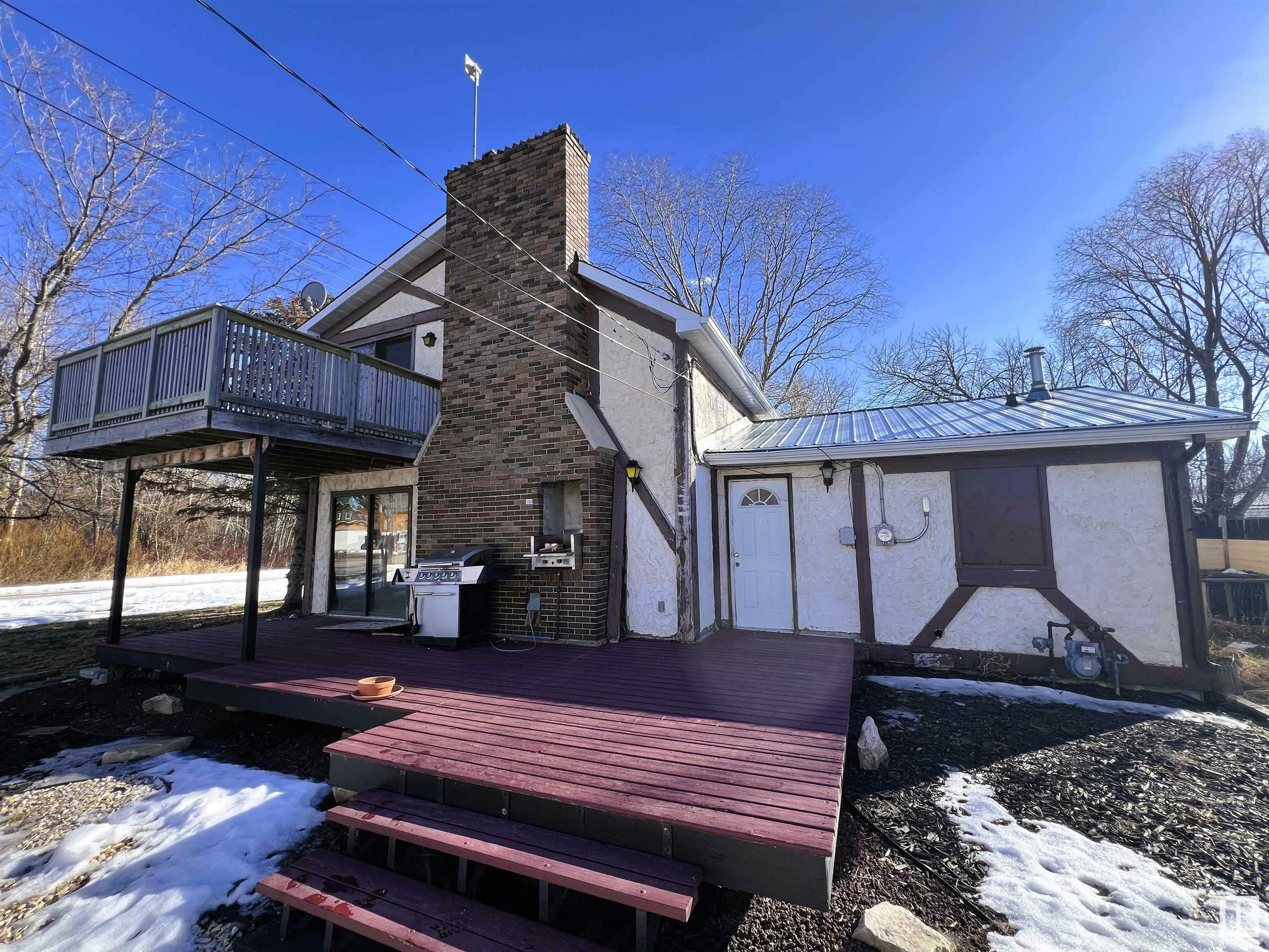 Property Photo: 6002 51 Avenue AB T0E 0A0