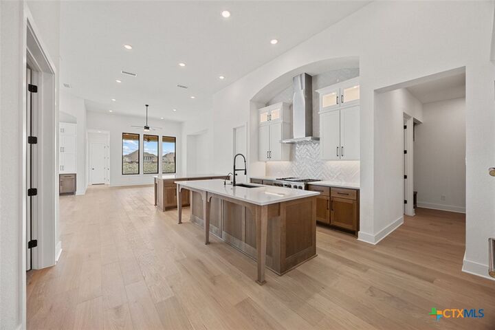 Property Photo: 502 Irvine Circle TX 78642