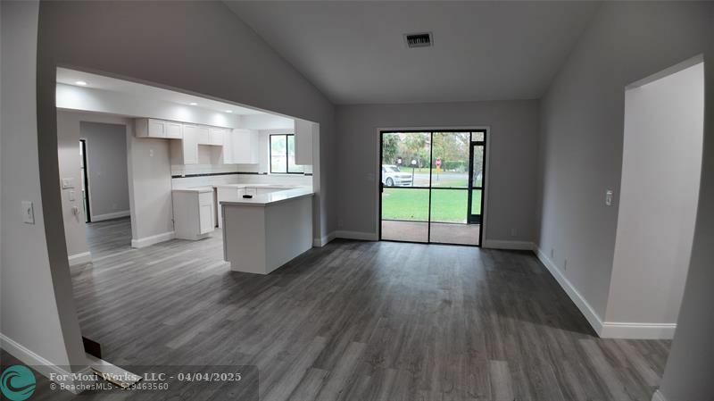Property Photo:  6185 Live Oak Ct A  FL 33319 