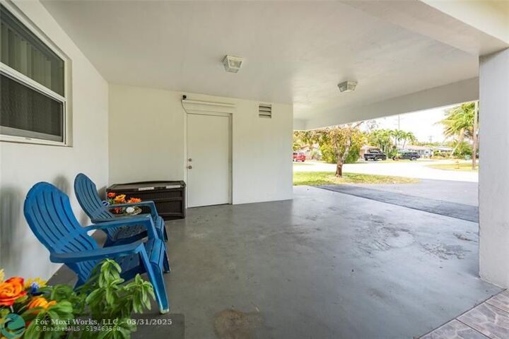 Property Photo:  1300 NE 47th Ct  FL 33334 