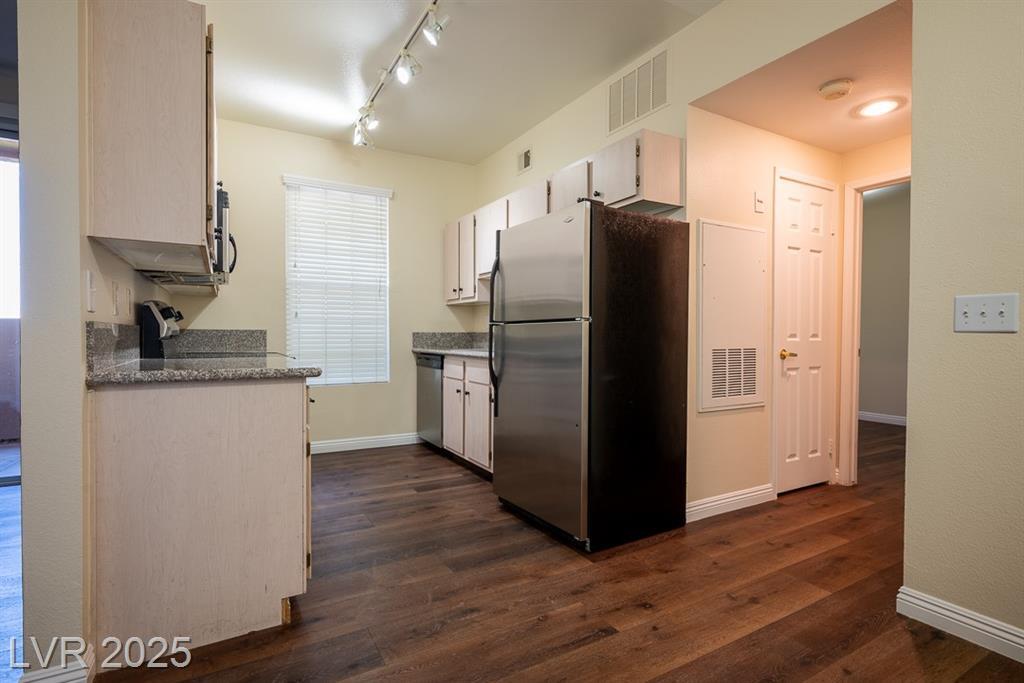 Property Photo: 231 West Horizon Ridge Parkway 314 NV 89012