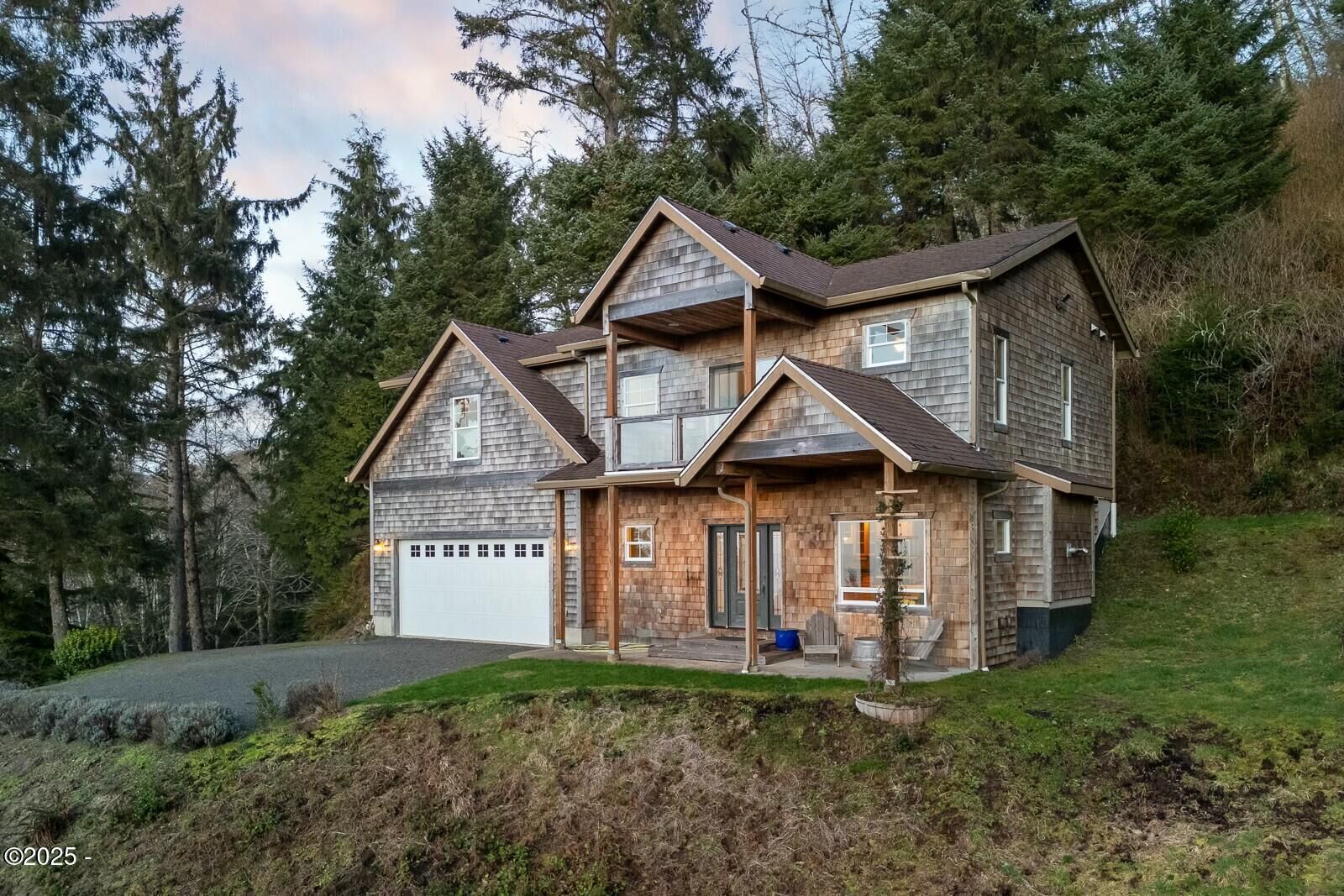 Property Photo:  5135 Sunbow Drive  OR 97149 