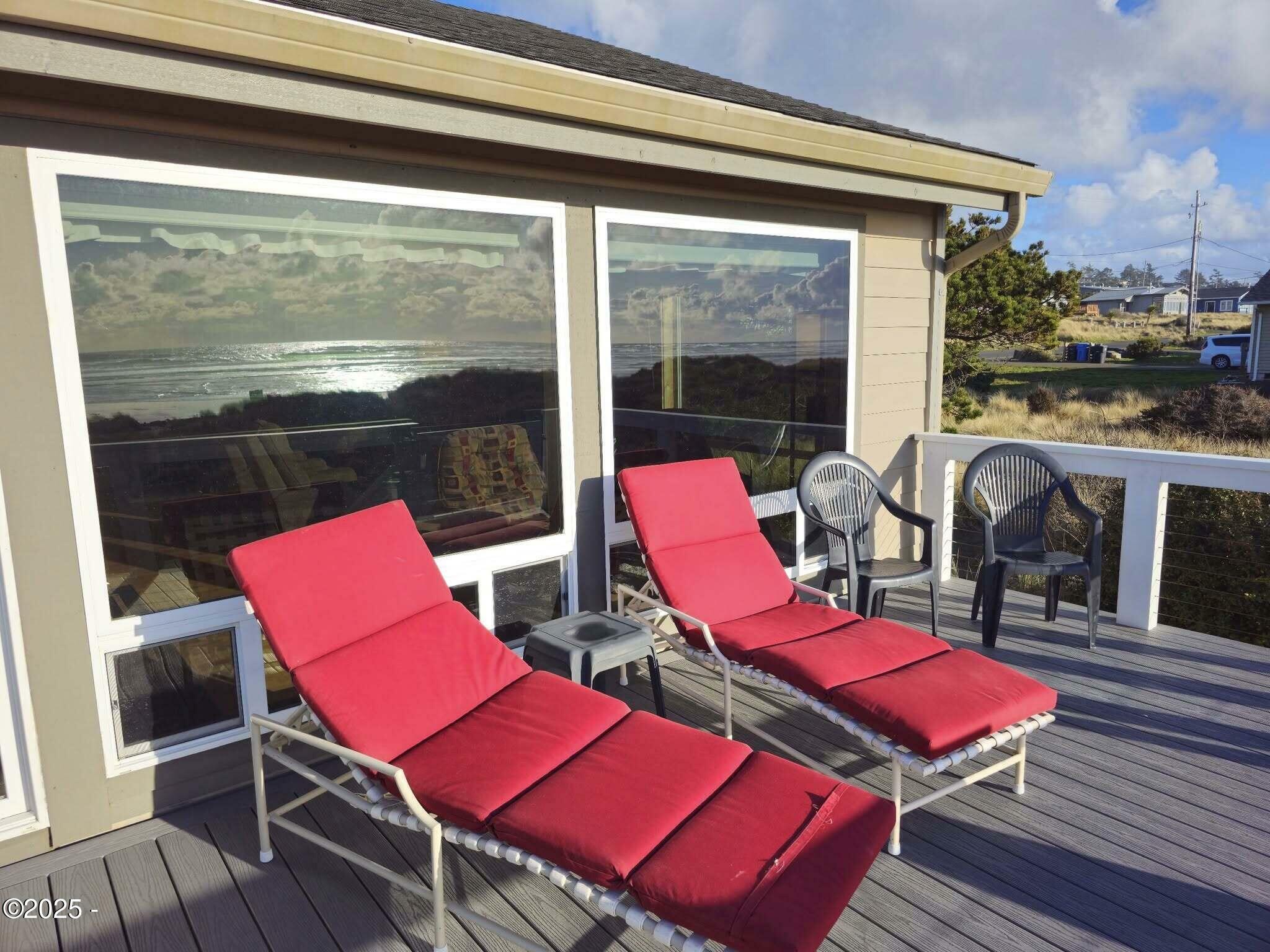 Property Photo: 2904 NW Oceania Drive OR 97394