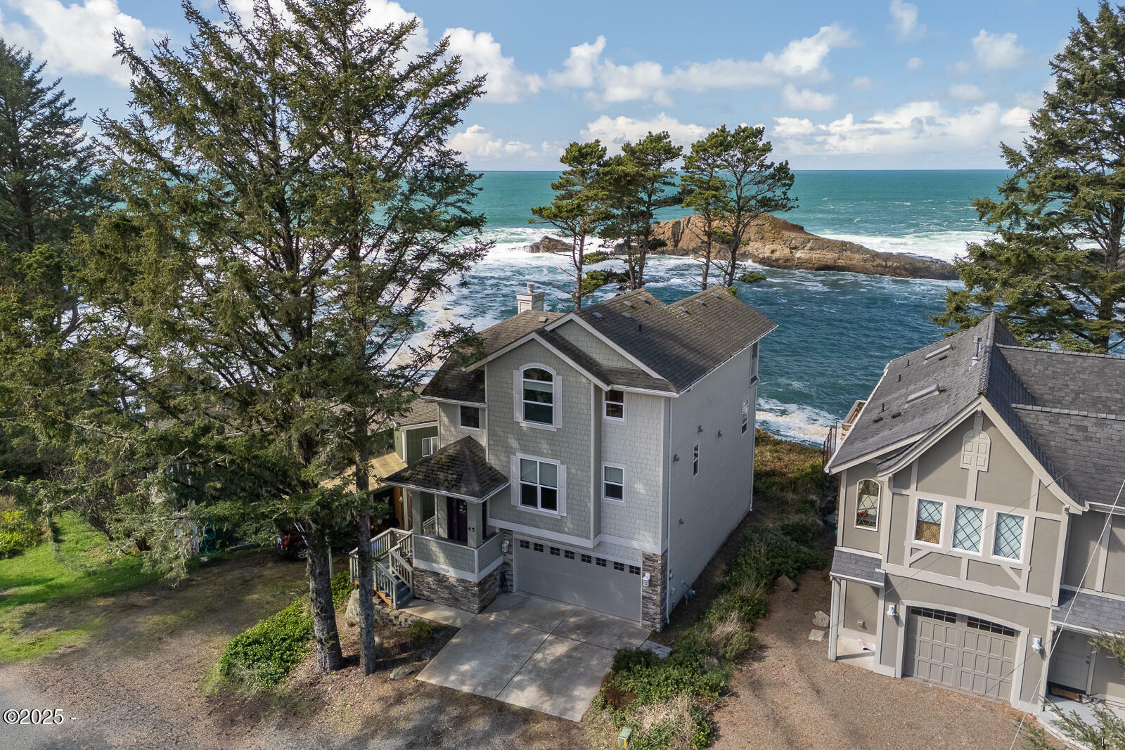 Property Photo: 45 NW Harney Street OR 97341