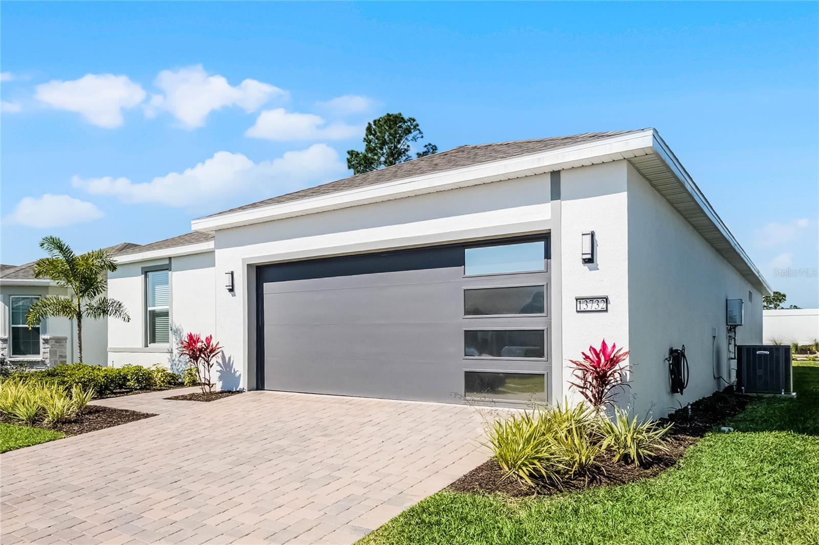 Property Photo: 13732 Fresh Ivy Street FL 34787