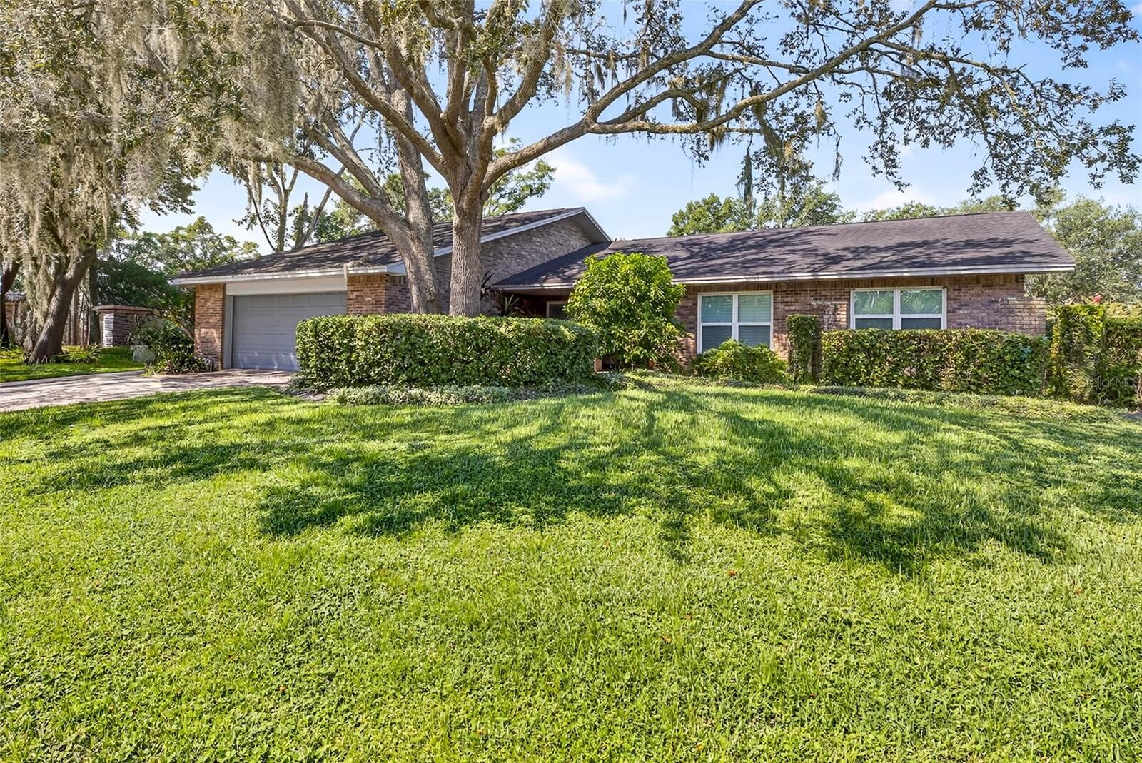 Property Photo: 11510 Moffat Place FL 33617