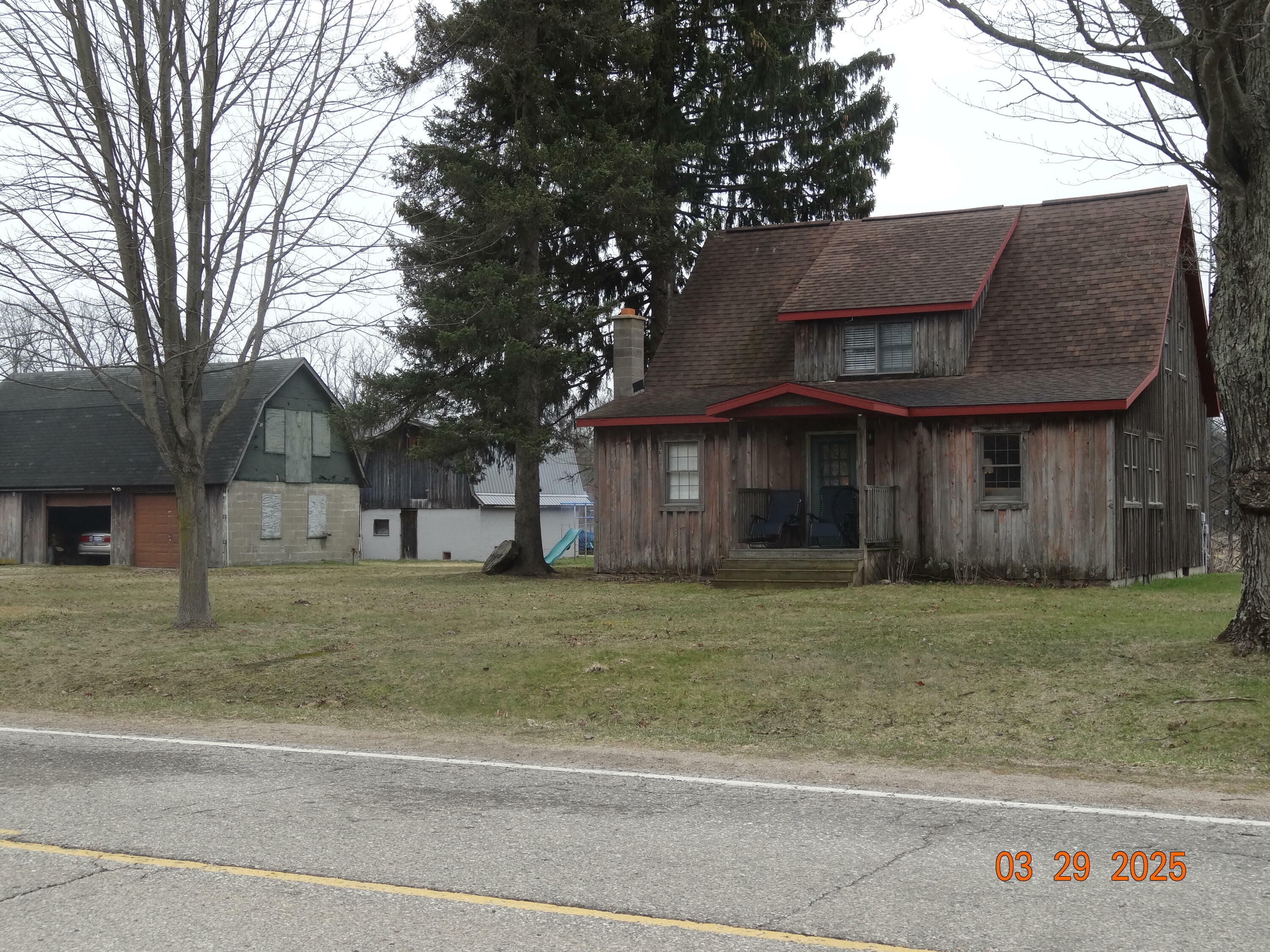 Property Photo: 640 S Oak Avenue MI 49349
