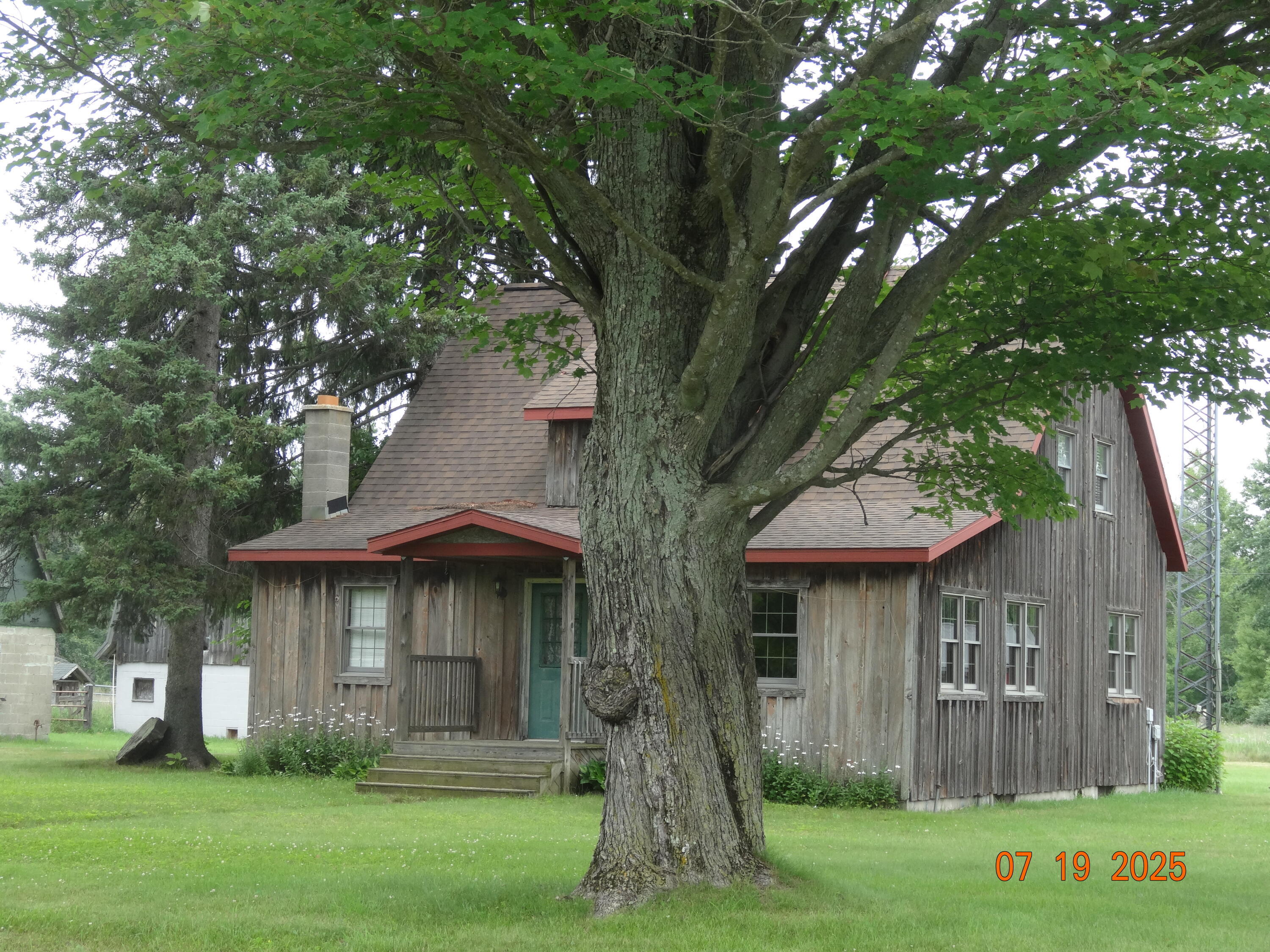 Property Photo: 640 S Oak Avenue MI 49349