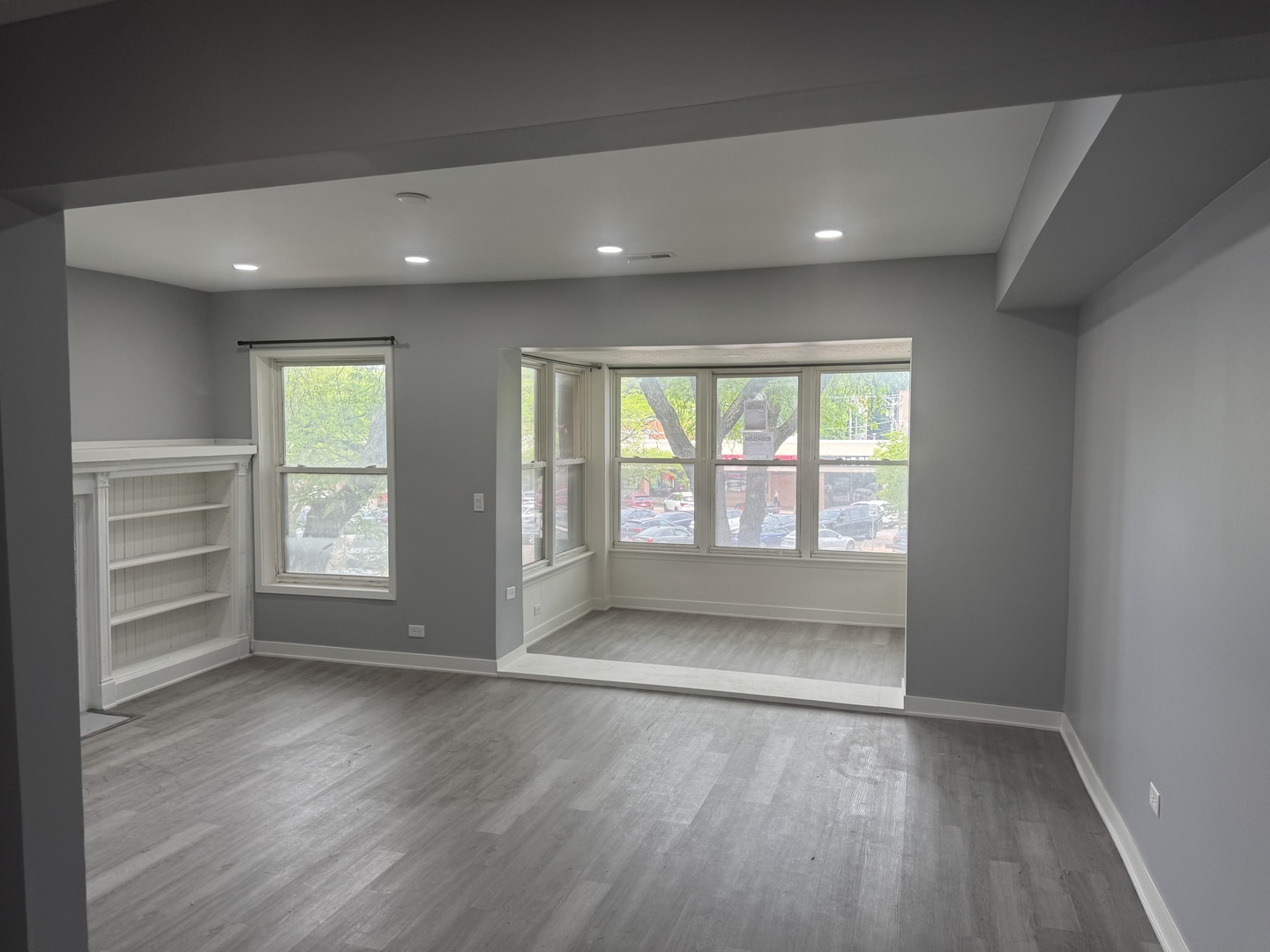 Property Photo: 1217 E 53rd Street 2W IL 60615