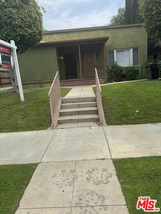 Property Photo: 2022 West Boulevard CA 90016