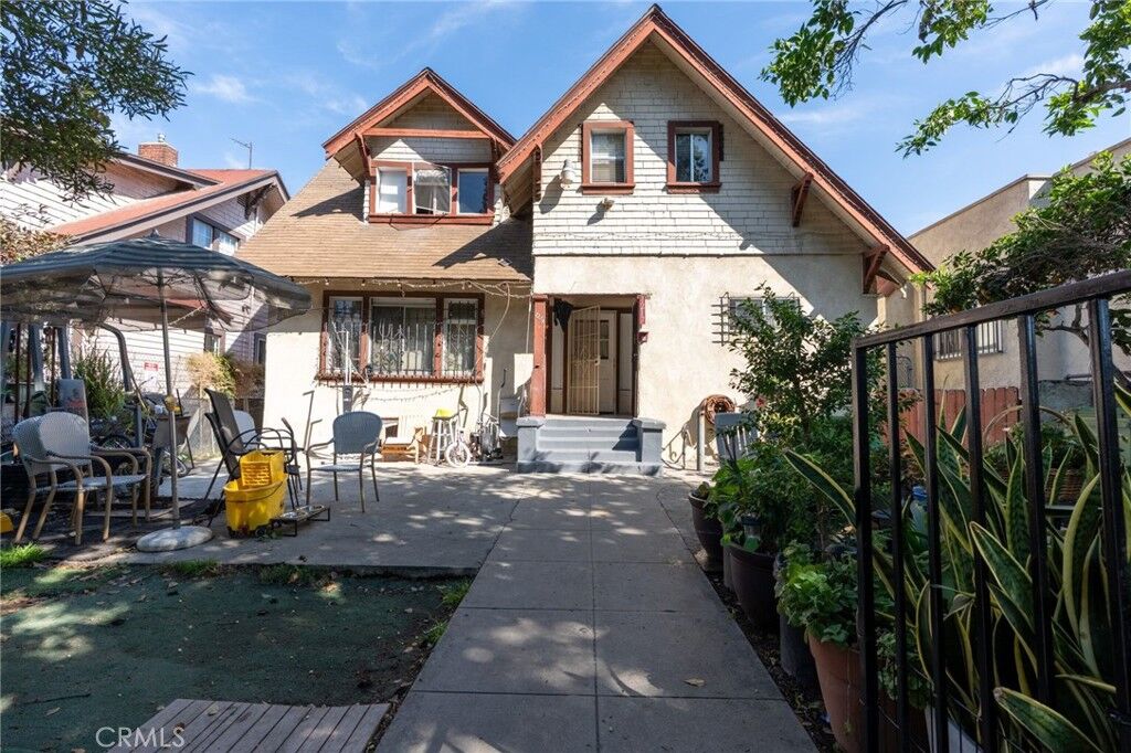 Property Photo:  1217 W 39th Street  CA 90037 