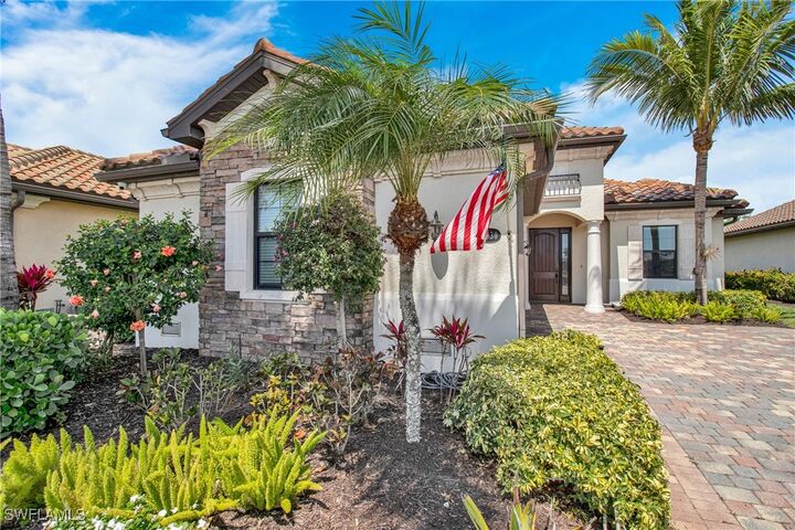 Property Photo: 2930 Aviamar Circle FL 34114