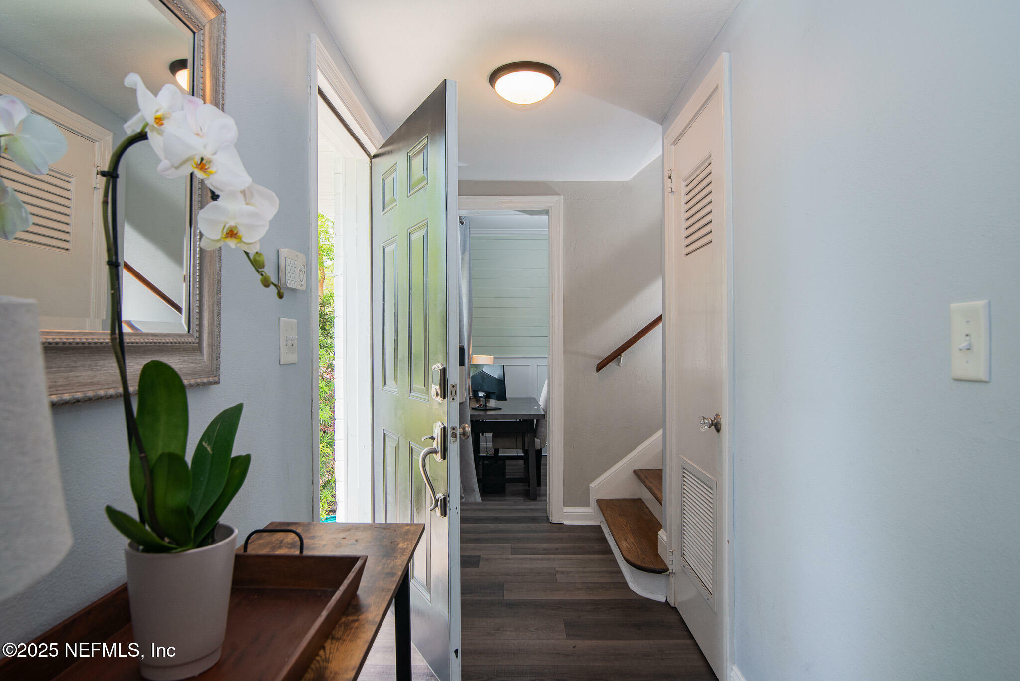 Property Photo: 4245 Davinci Avenue FL 32210