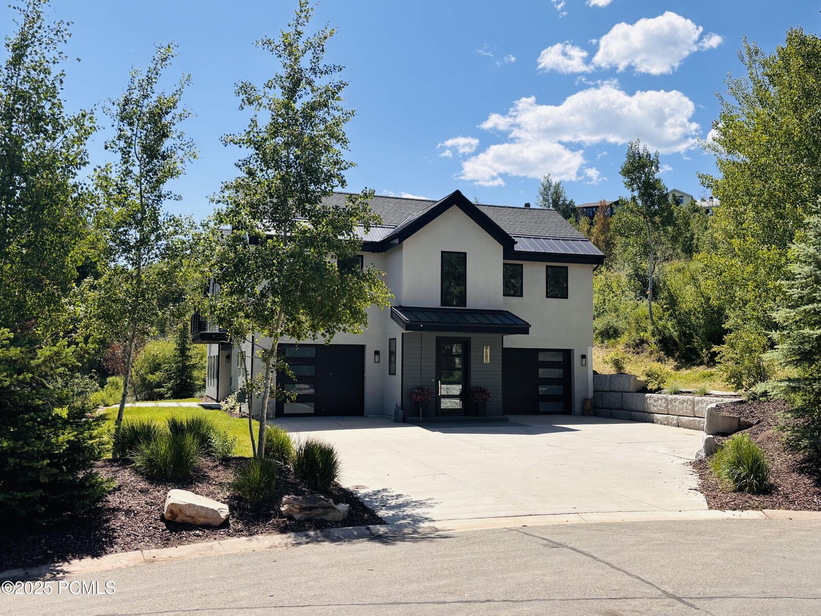 Property Photo:  8680 Saddleback Circle  UT 84098 