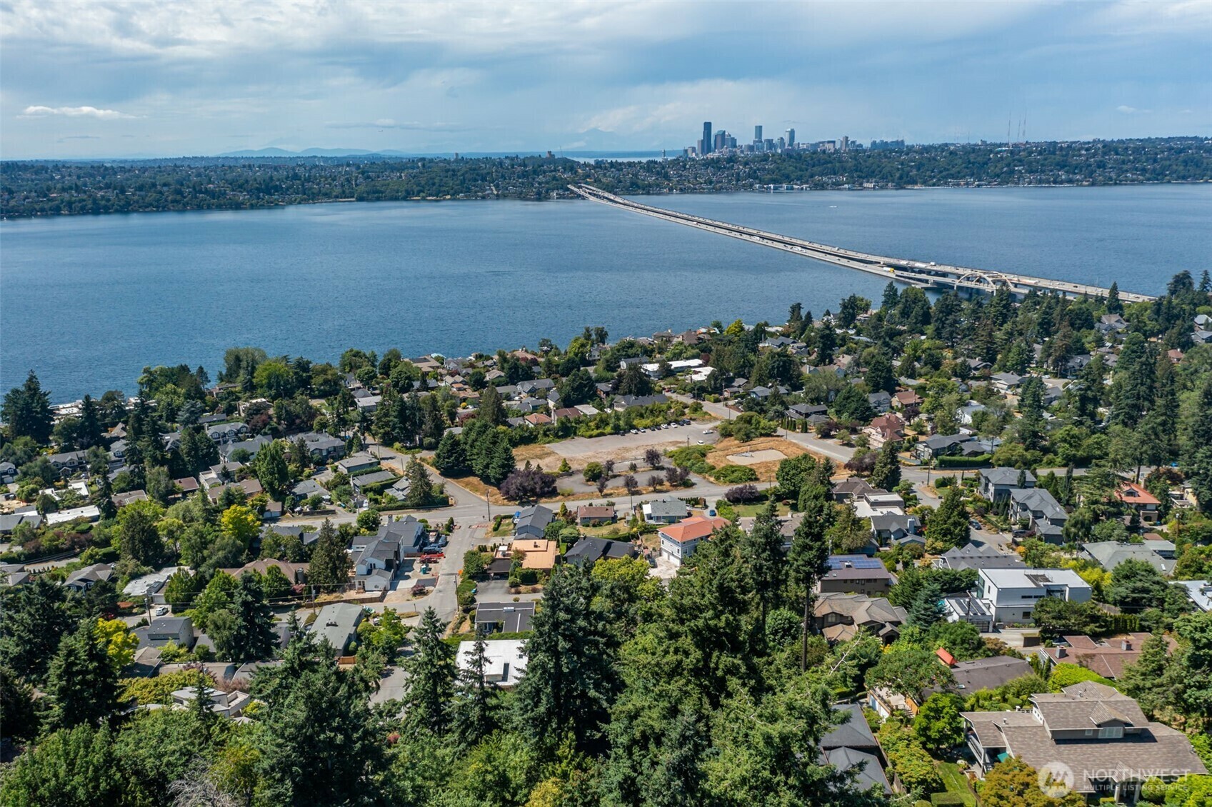 Property Photo: 28 Xx 68th Avenue SE WA 98040