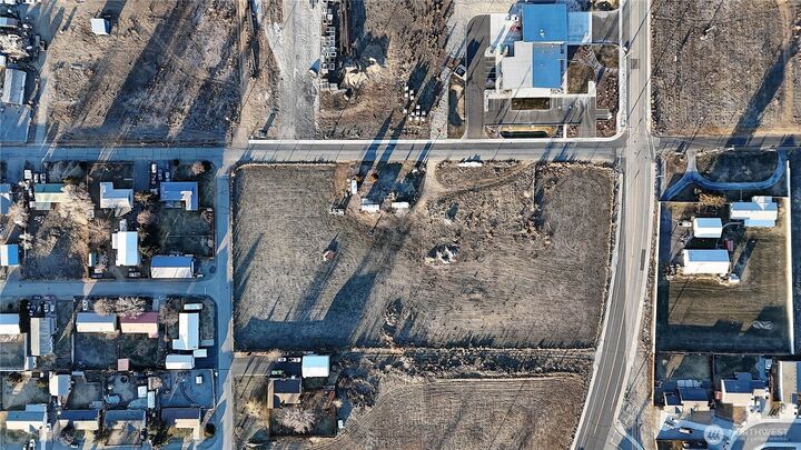 Property Photo: 1611 S Douglas Street WA 98850