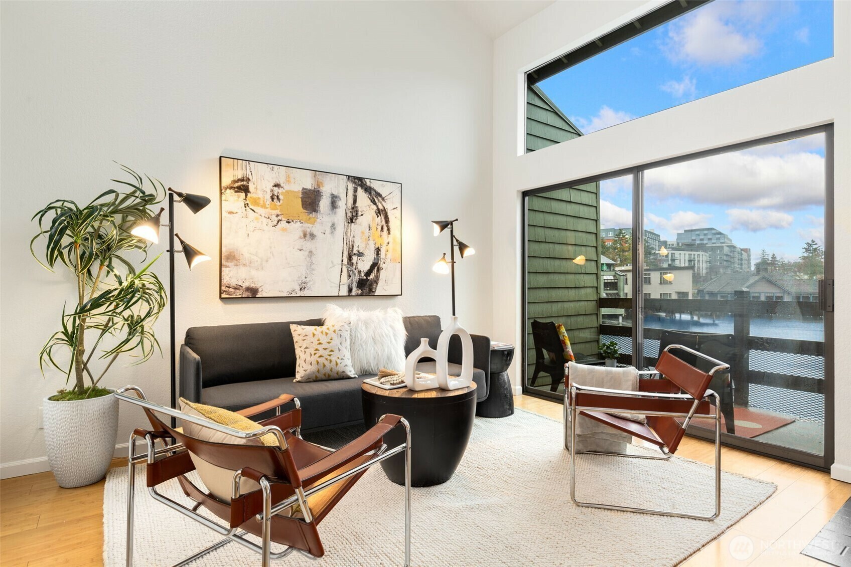 Property Photo: 7 Lake Bellevue Drive 208 WA 98005
