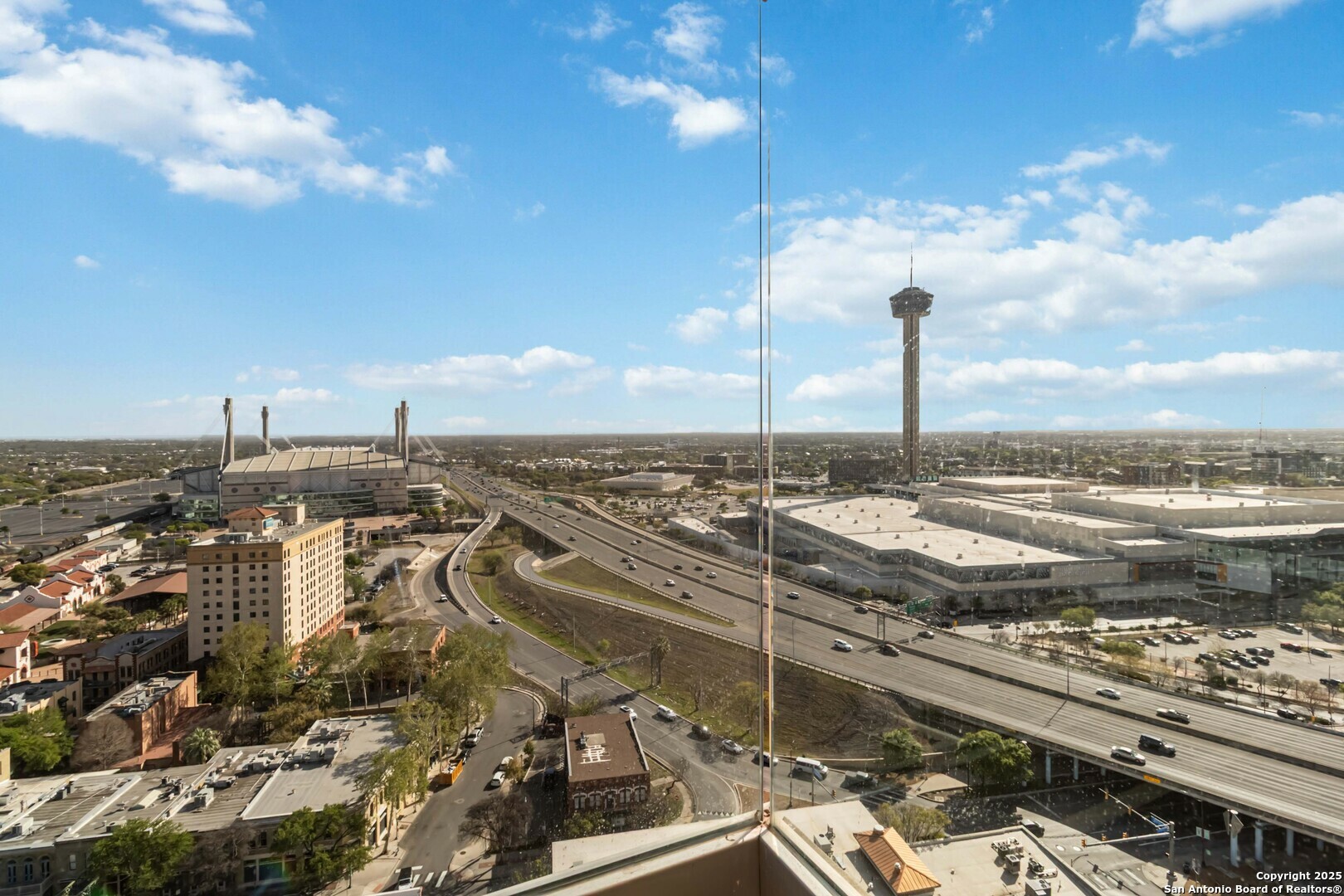 Property Photo: 215 N Center St 403 TX 78202