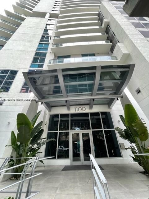 Property Photo: 1100 S Miami Ave 1009 FL 33130