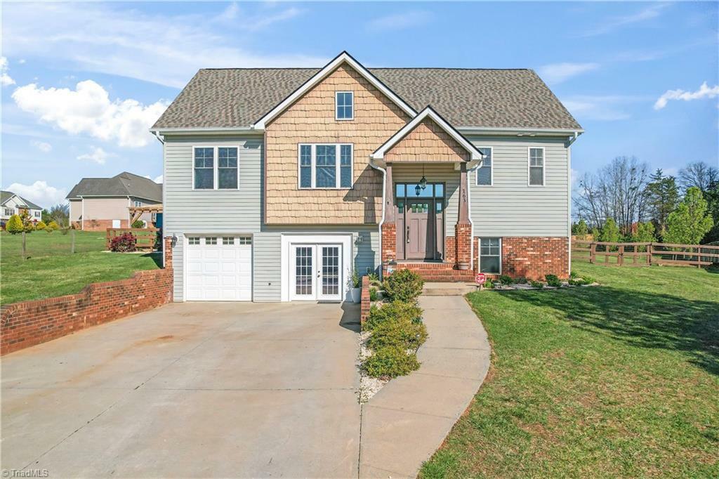 163 Mollie Road  Harmony NC 28634 photo