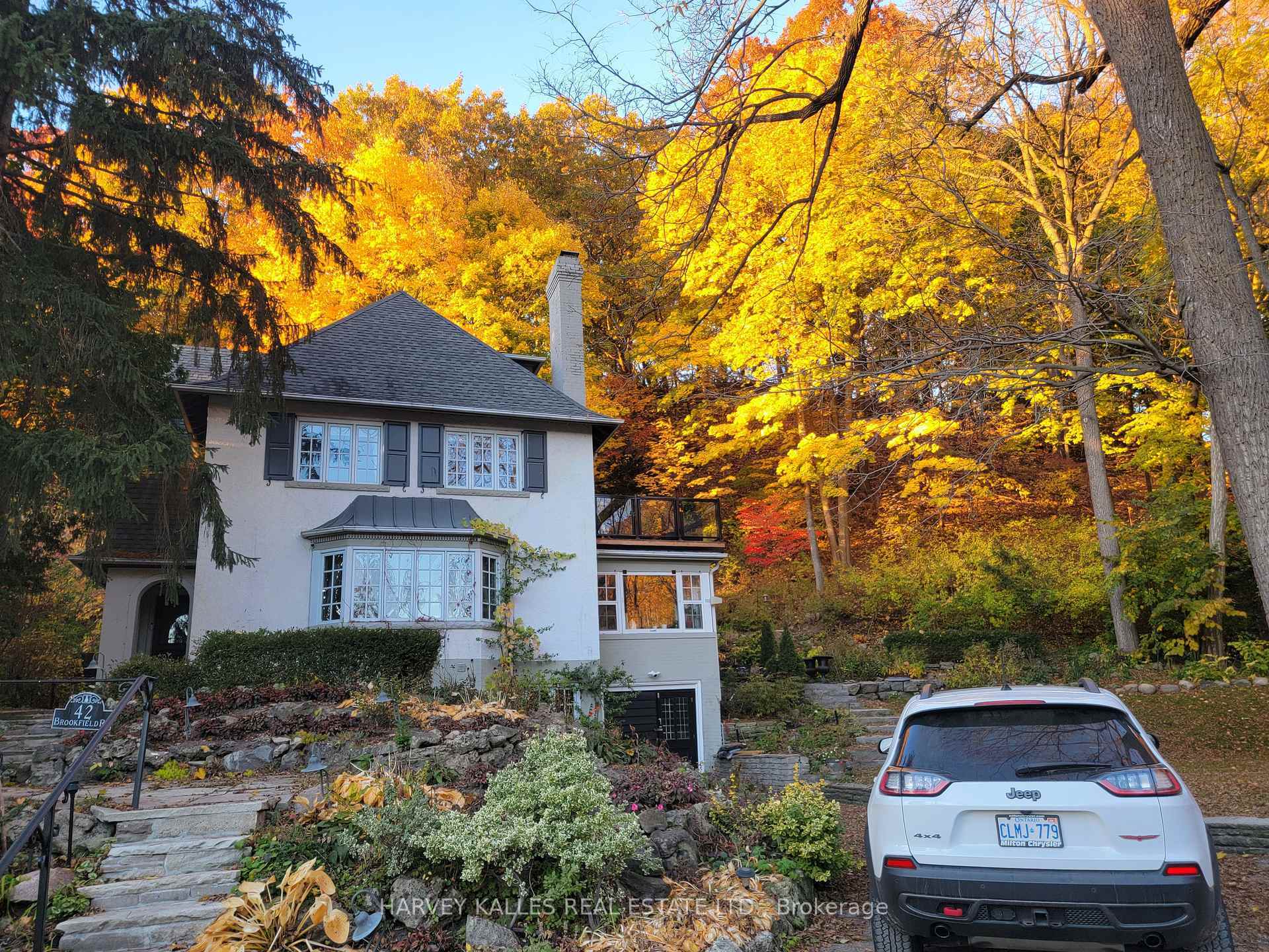 Property Photo: 42 Brookfield Road ON M2P 1A9