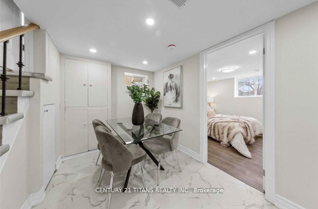 Property Photo: 56 Stonehenge Crescent ON M1G 2P6