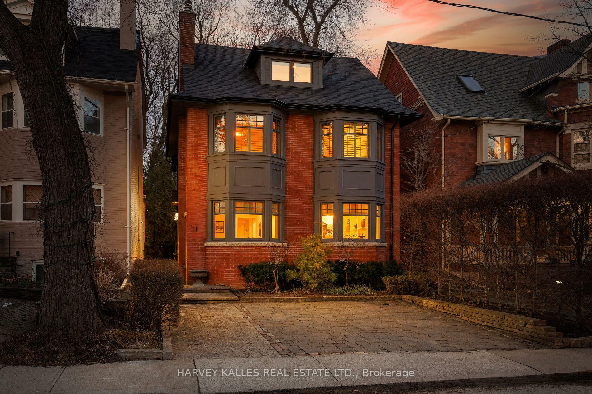Property Photo: 11 Hawthorn Avenue ON M4W 2Z1