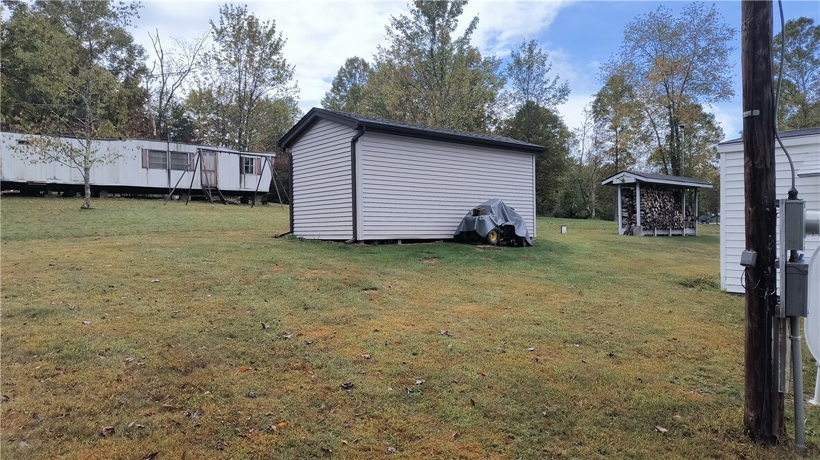 Property Photo: 165 Magnolia Rd. PA 15411