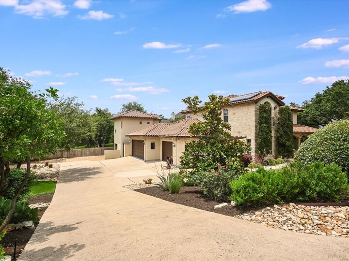 Property Photo:  3205 Hayden Bend  TX 78738 