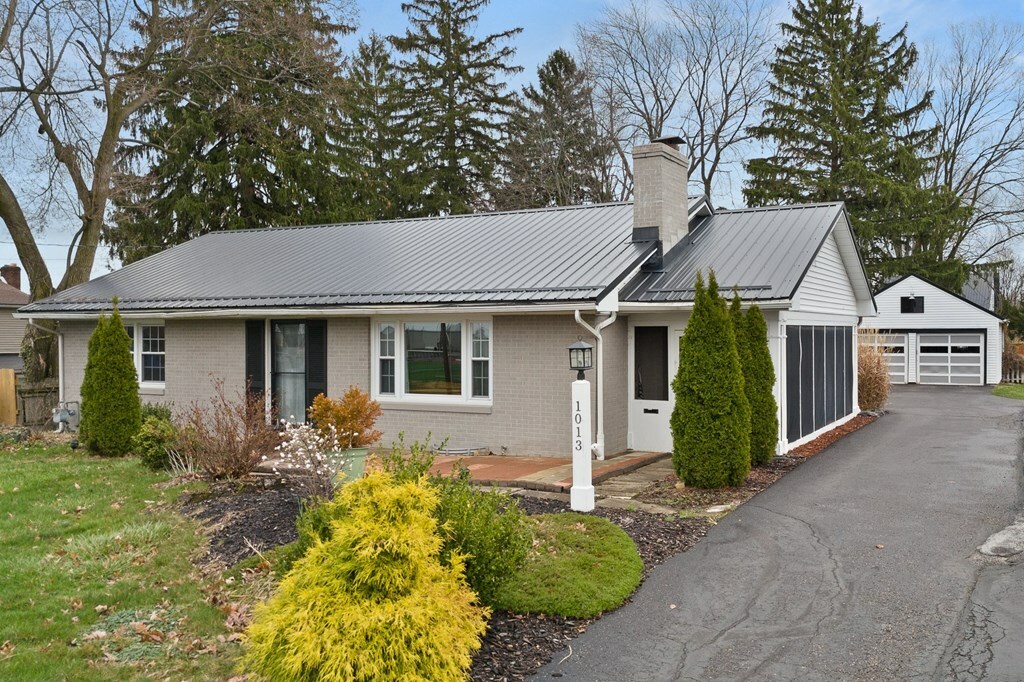 Property Photo: 1013 Broad St OH 44805